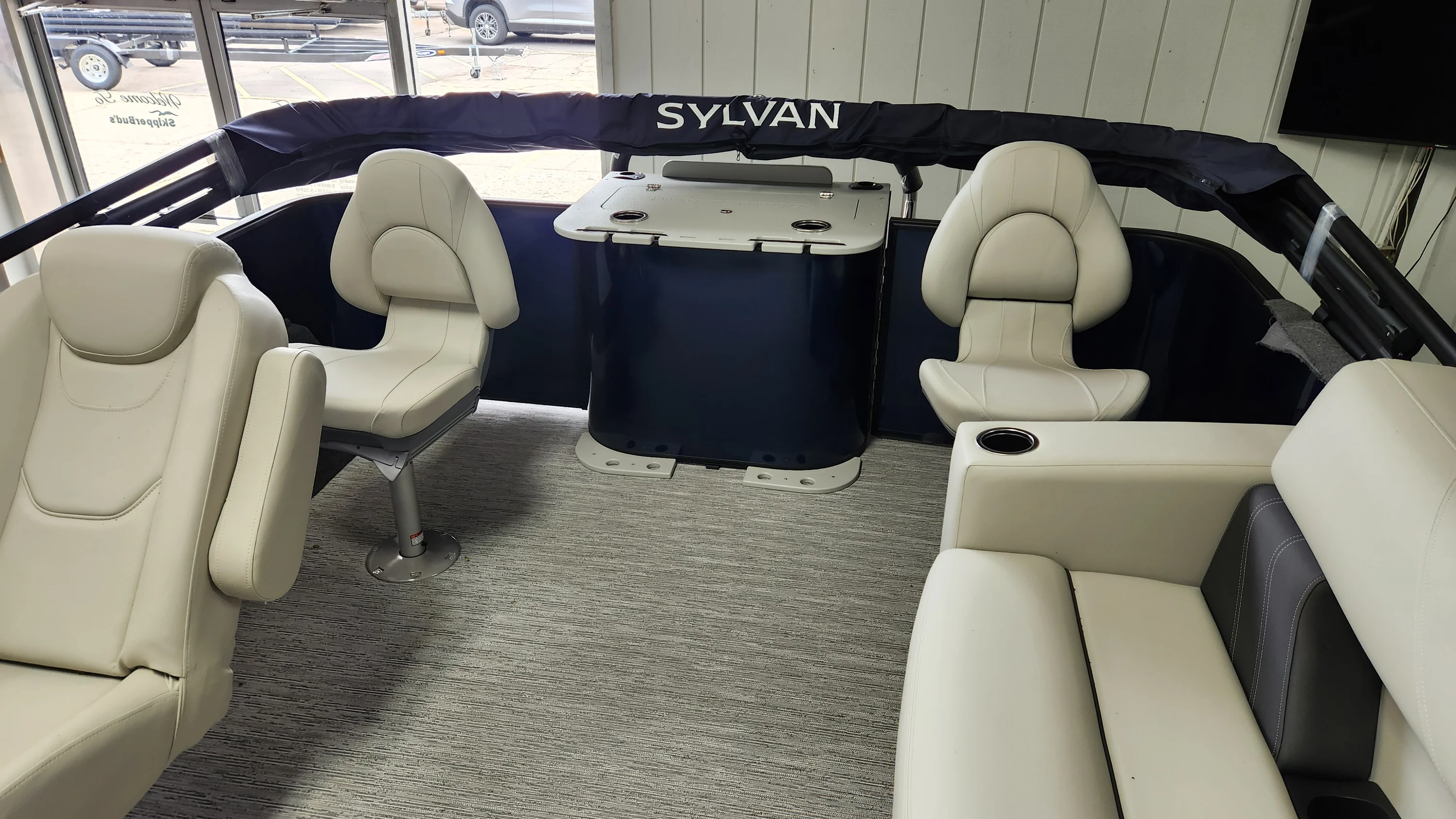 2026 Sylvan Mirage 8520 Party Fish Image Thumbnail #17