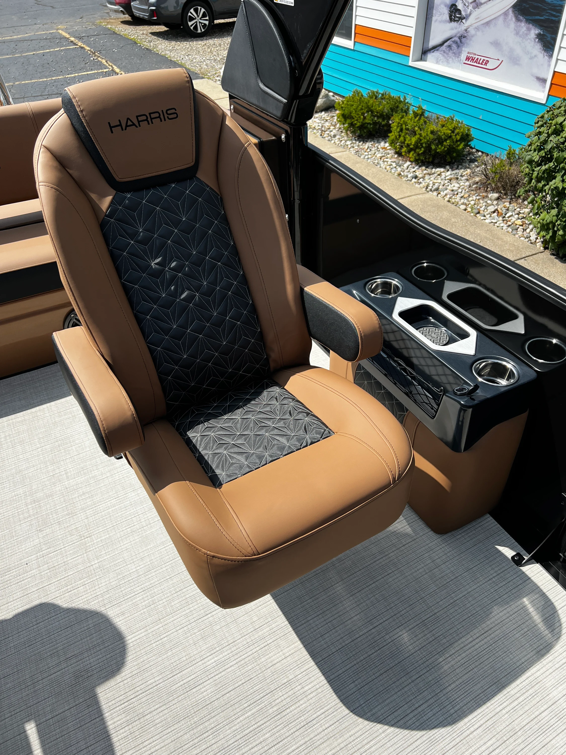 2025 Harris GRAND MARINER 250 Image Thumbnail #10