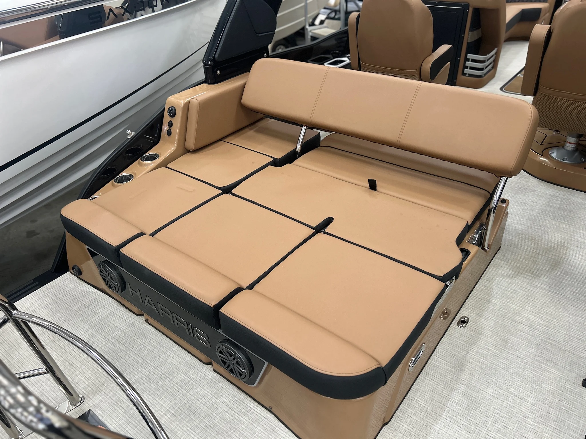 2025 Harris GRAND MARINER 250 Image Thumbnail #5