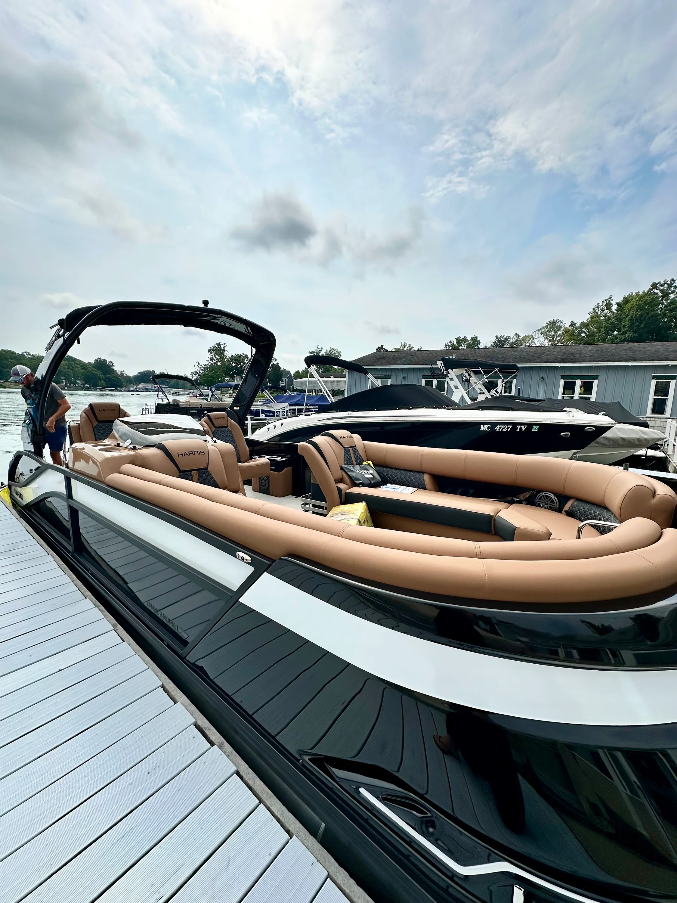 2025 Harris GRAND MARINER 250 Image Thumbnail #2