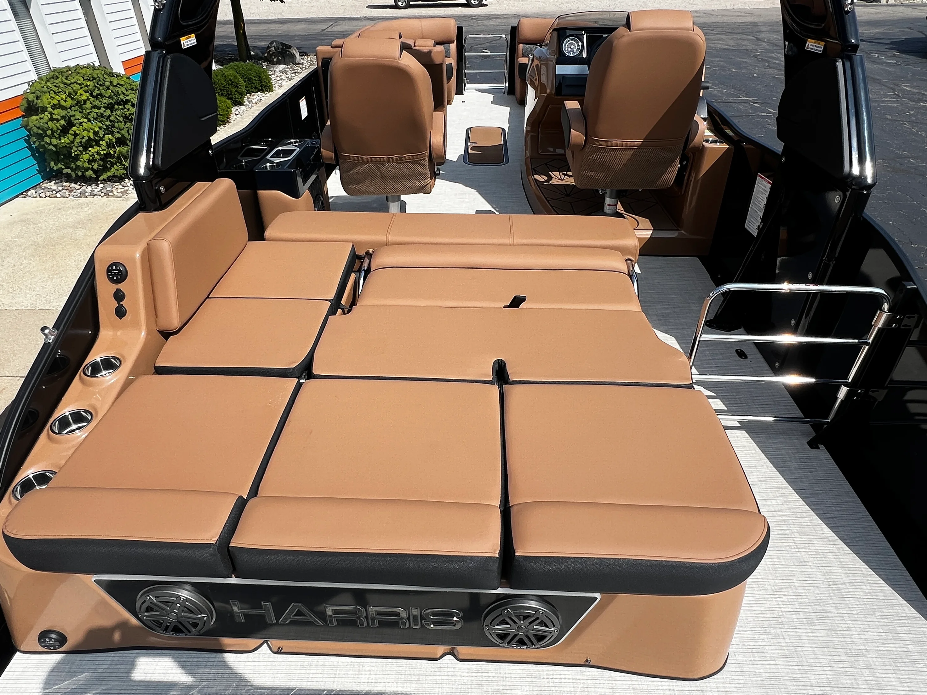 2025 Harris GRAND MARINER 250 Image Thumbnail #3