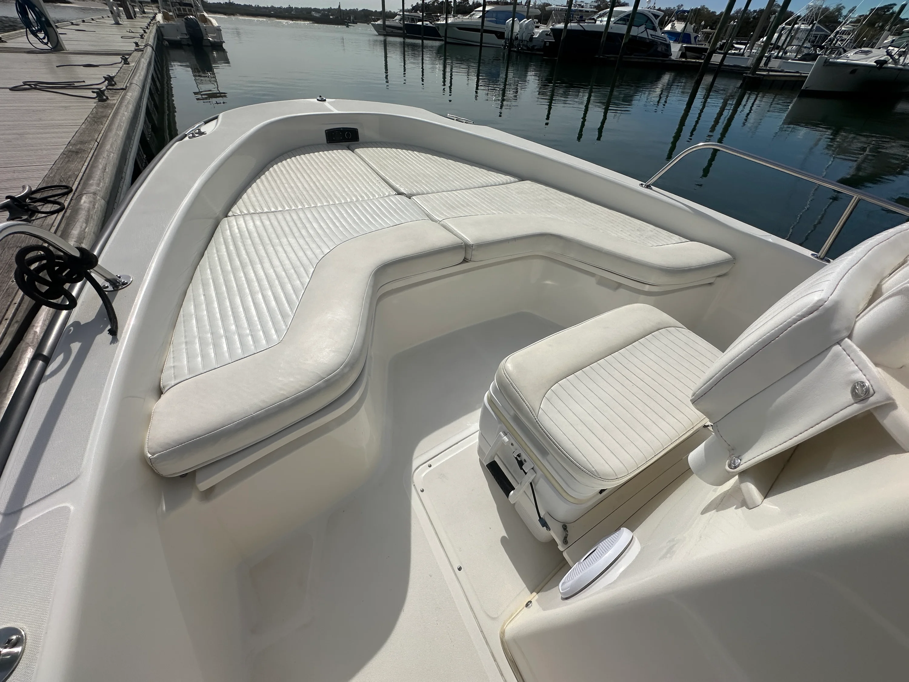 2005 Boston Whaler 220 DAUNTLESS Image Thumbnail #5