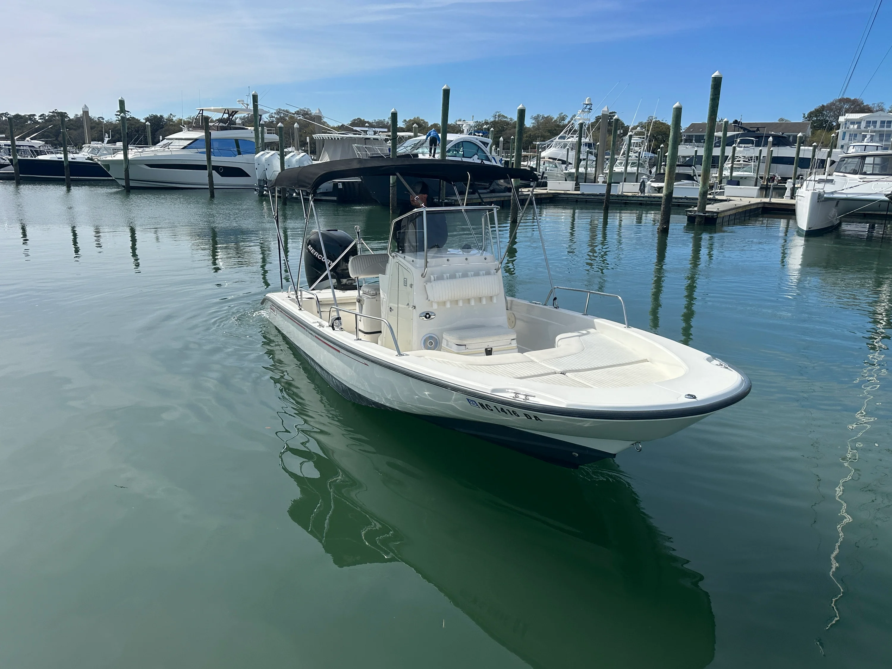 2005 Boston Whaler 220 DAUNTLESS Image Thumbnail #2
