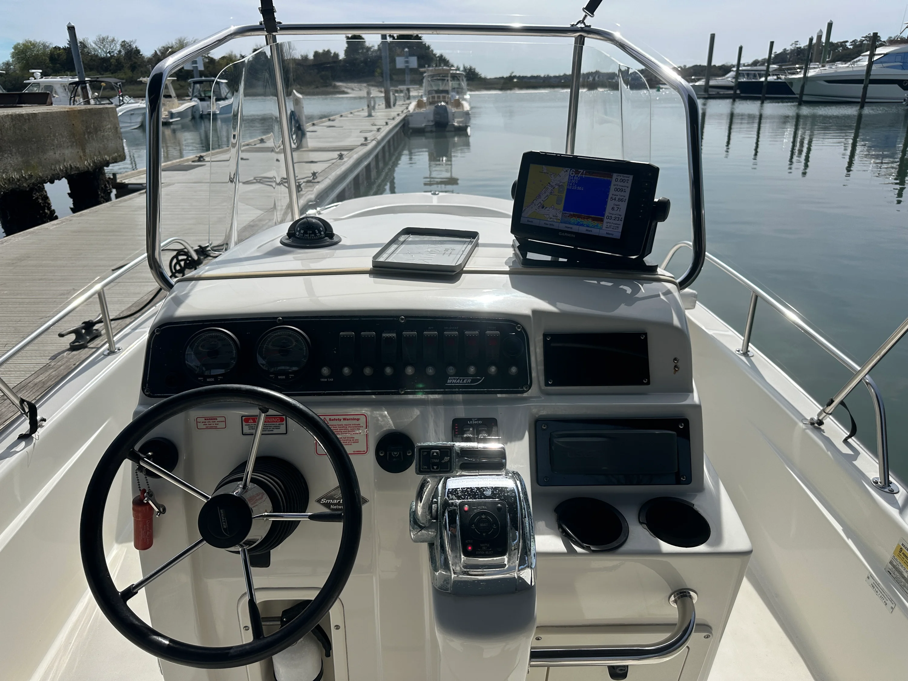 2005 Boston Whaler 220 DAUNTLESS Image Thumbnail #12