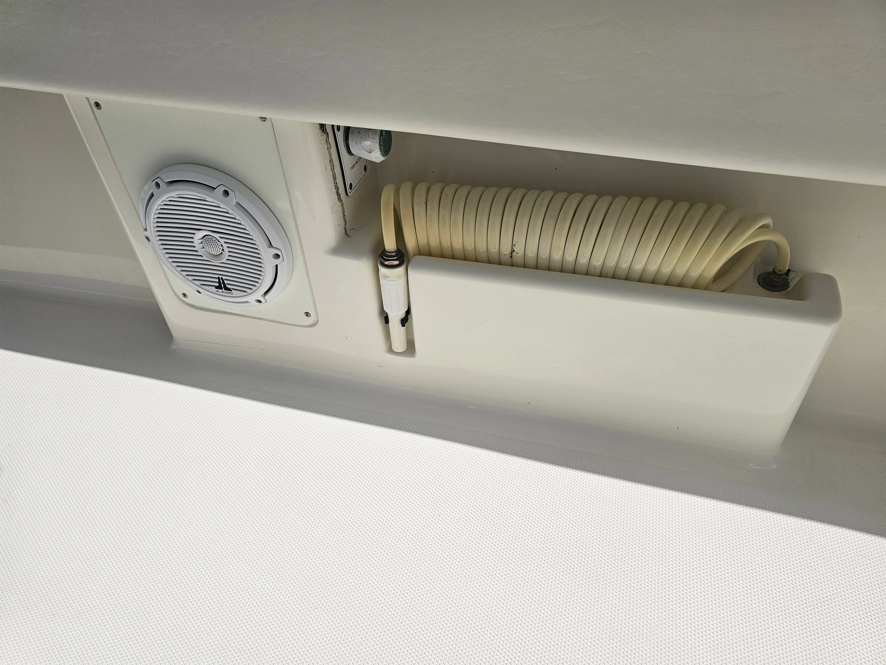 2015 SeaVee 320Z Image Thumbnail #33