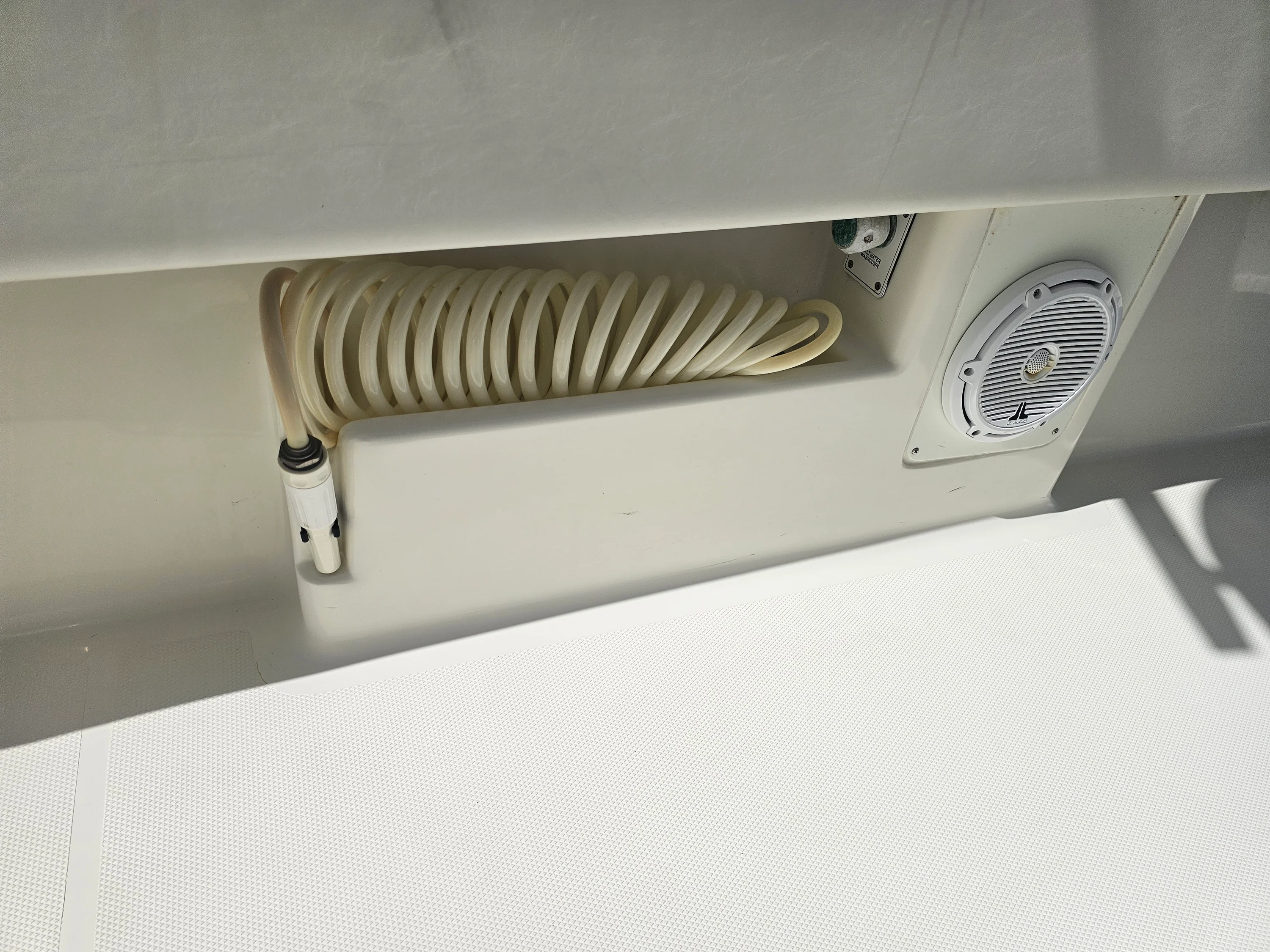 2015 SeaVee 320Z Image Thumbnail #34