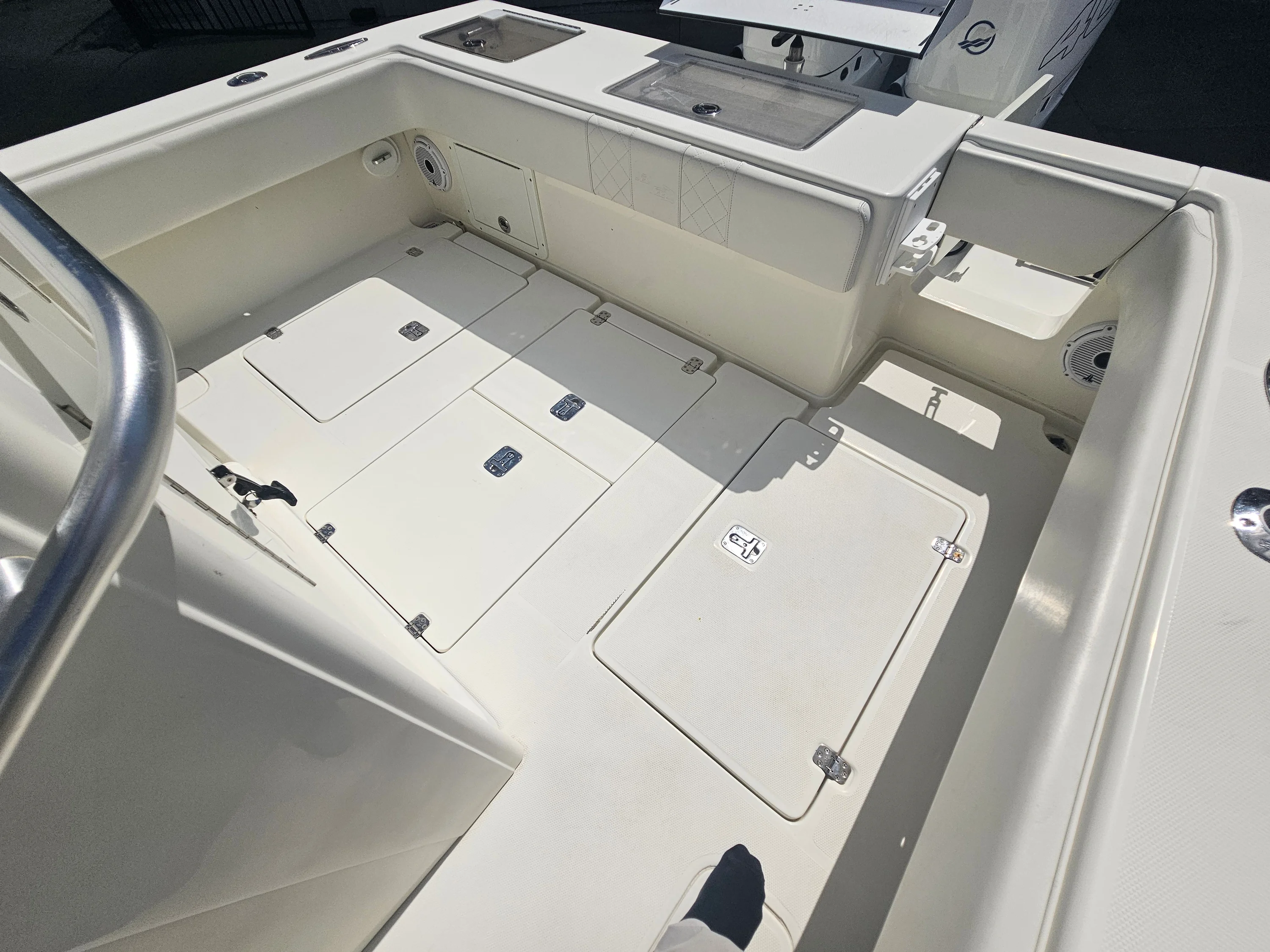 2015 SeaVee 320Z Image Thumbnail #17