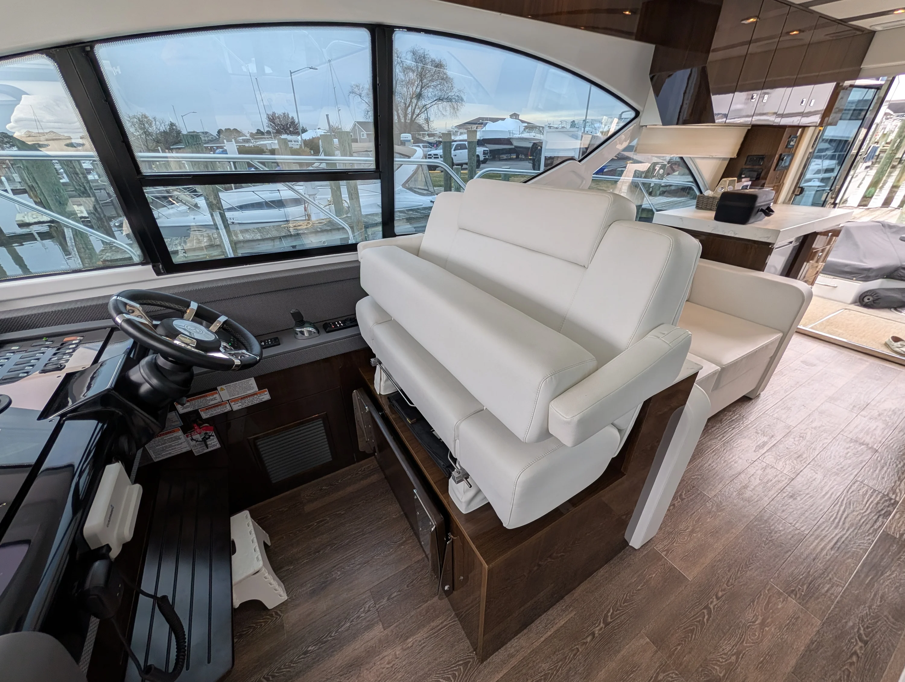 2022 Cruisers Yachts 54 Cantius Image Thumbnail #21