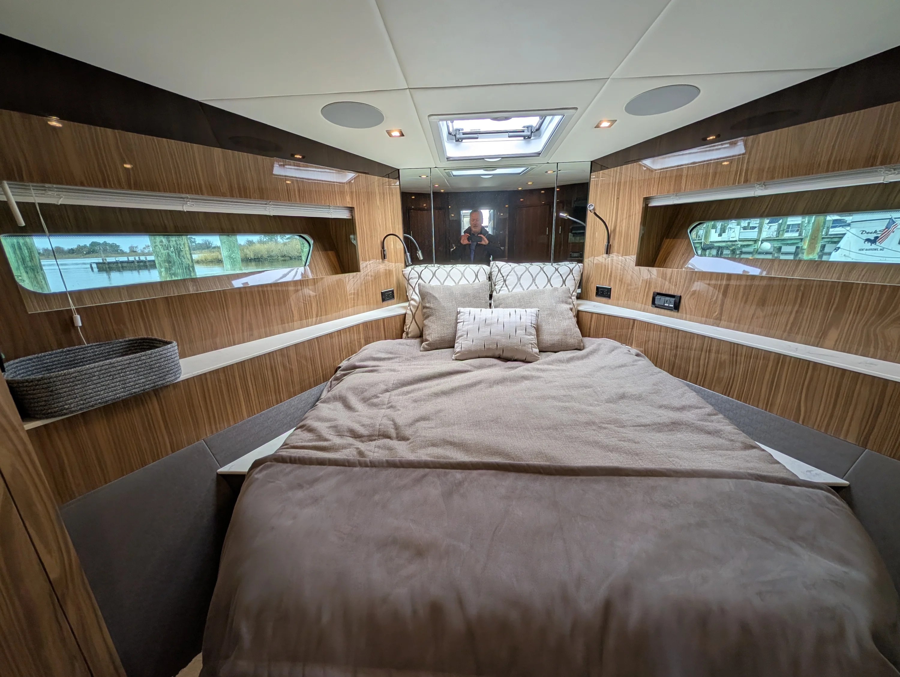 2022 Cruisers Yachts 54 Cantius Image Thumbnail #52