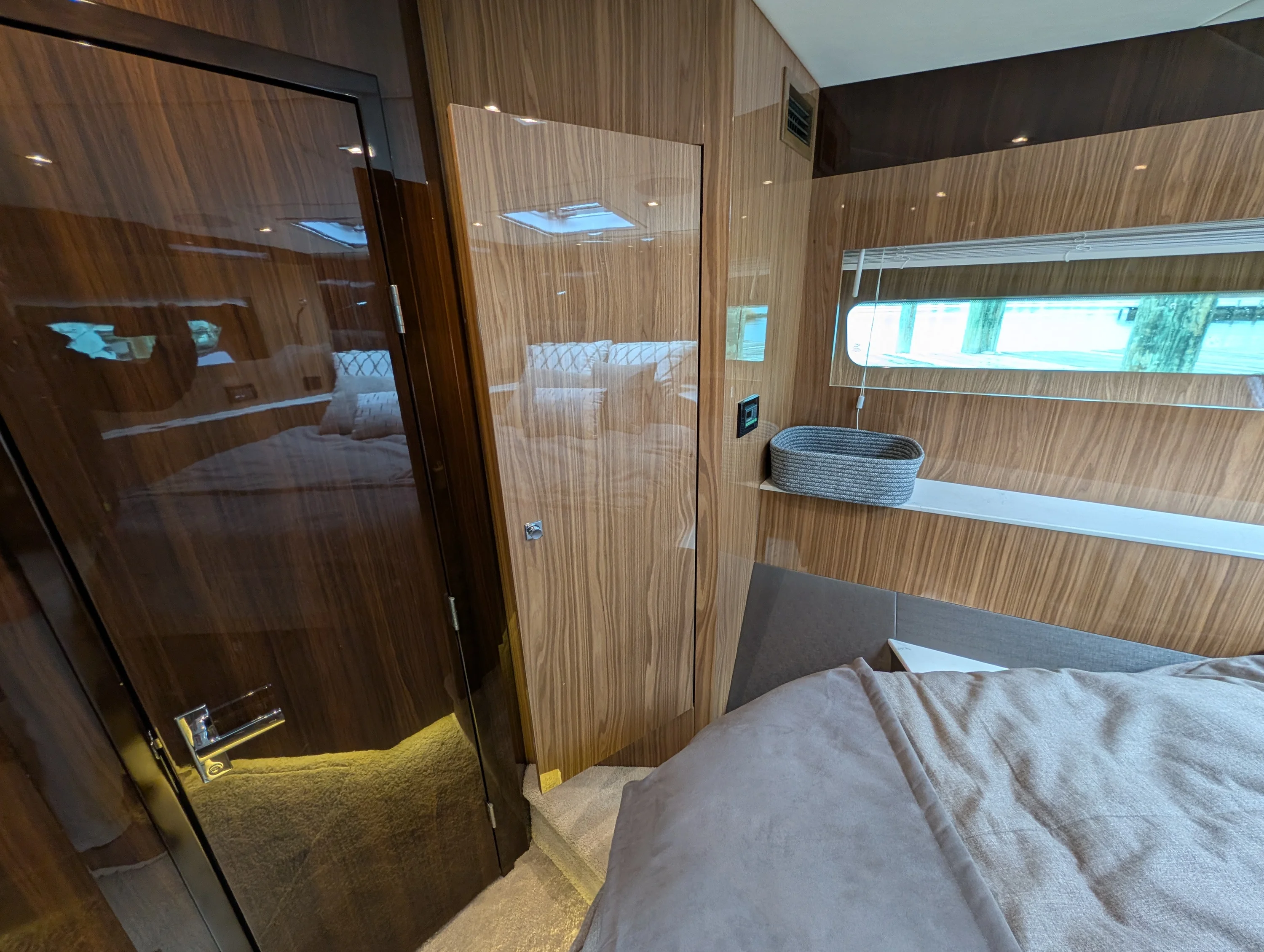 2022 Cruisers Yachts 54 Cantius Image Thumbnail #51