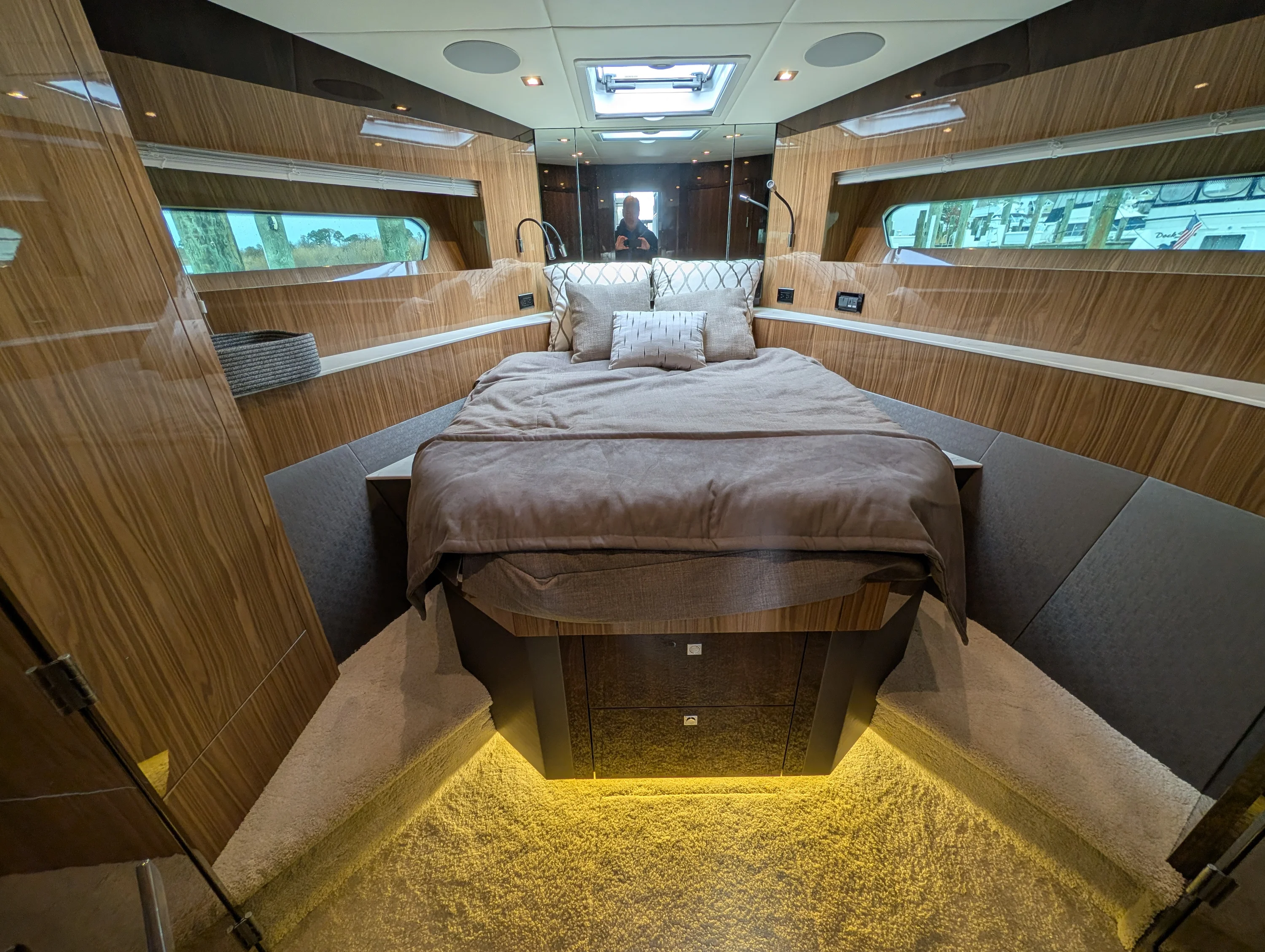 2022 Cruisers Yachts 54 Cantius Image Thumbnail #48