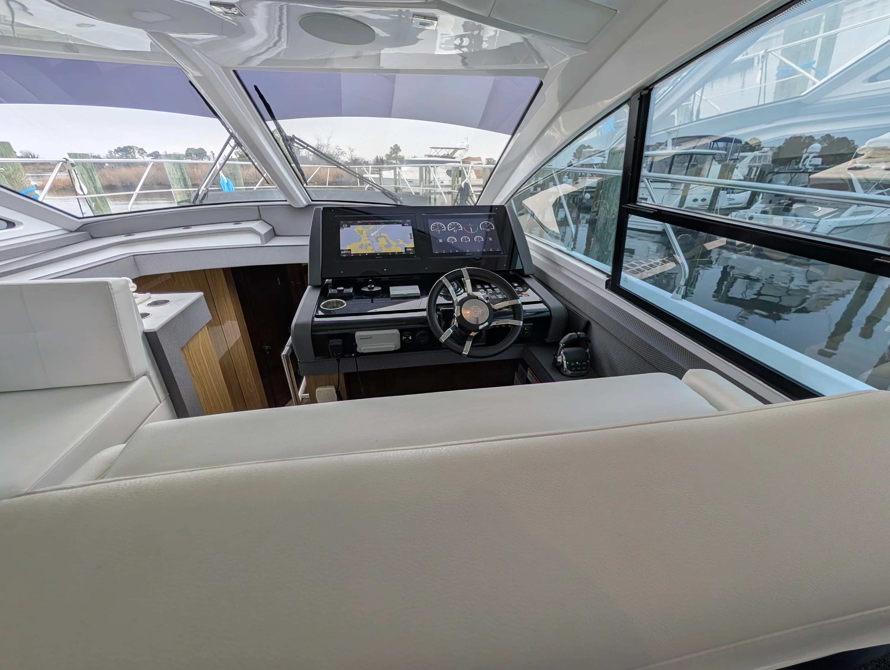 2022 Cruisers Yachts 54 Cantius Image Thumbnail #15