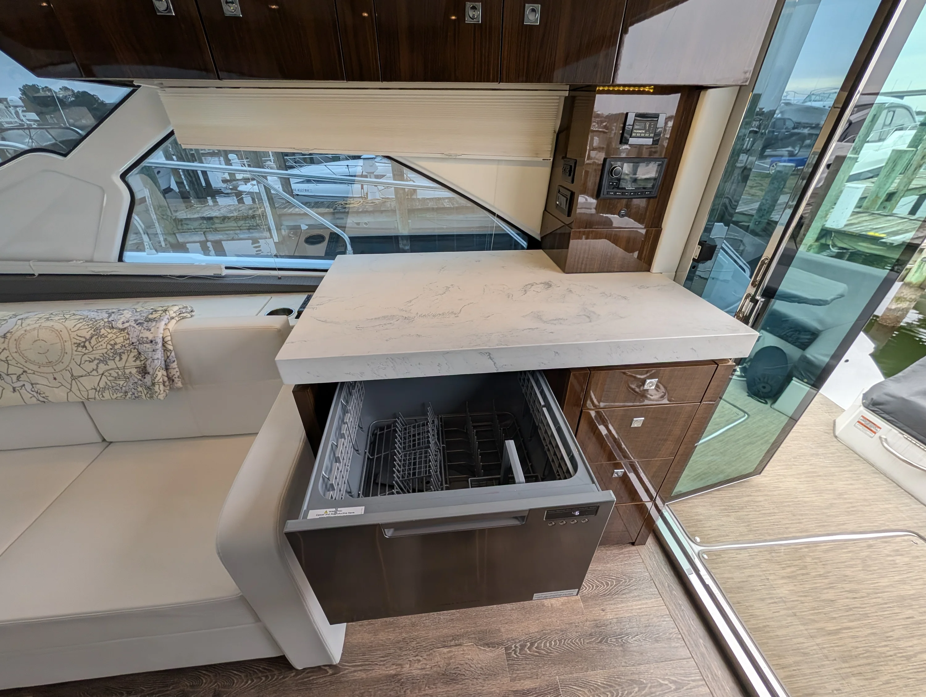 2022 Cruisers Yachts 54 Cantius Image Thumbnail #9