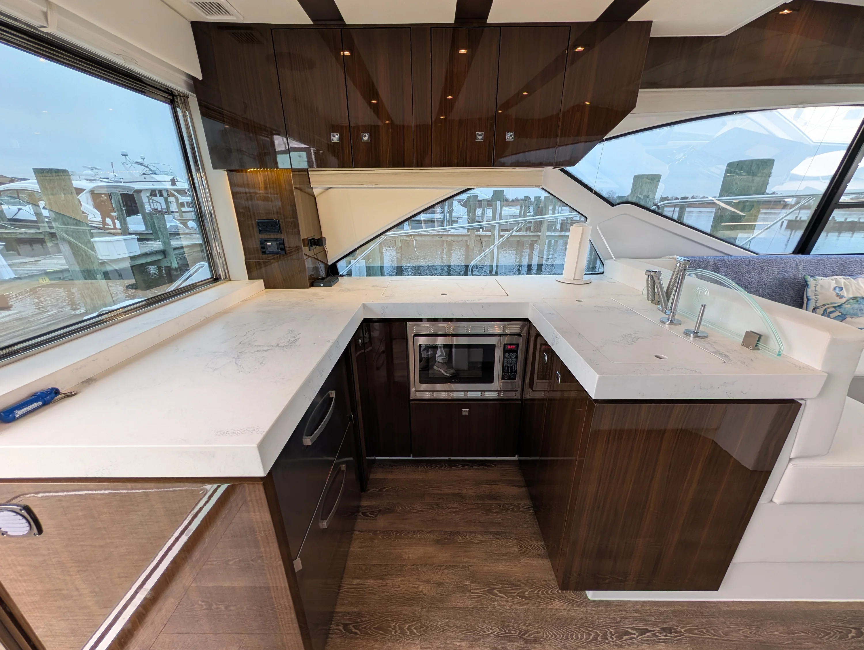 2022 Cruisers Yachts 54 Cantius Image Thumbnail #11