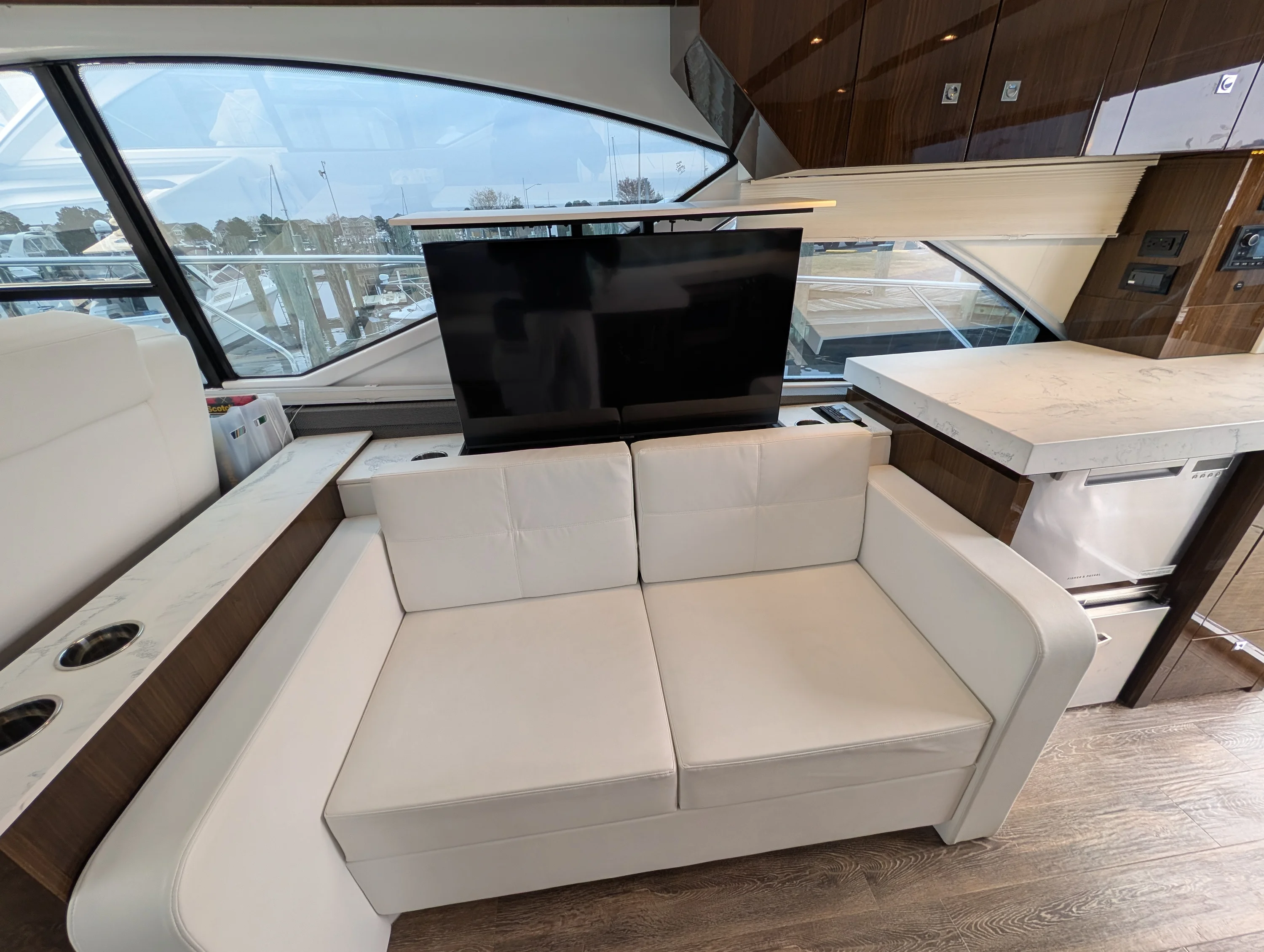 2022 Cruisers Yachts 54 Cantius Image Thumbnail #7