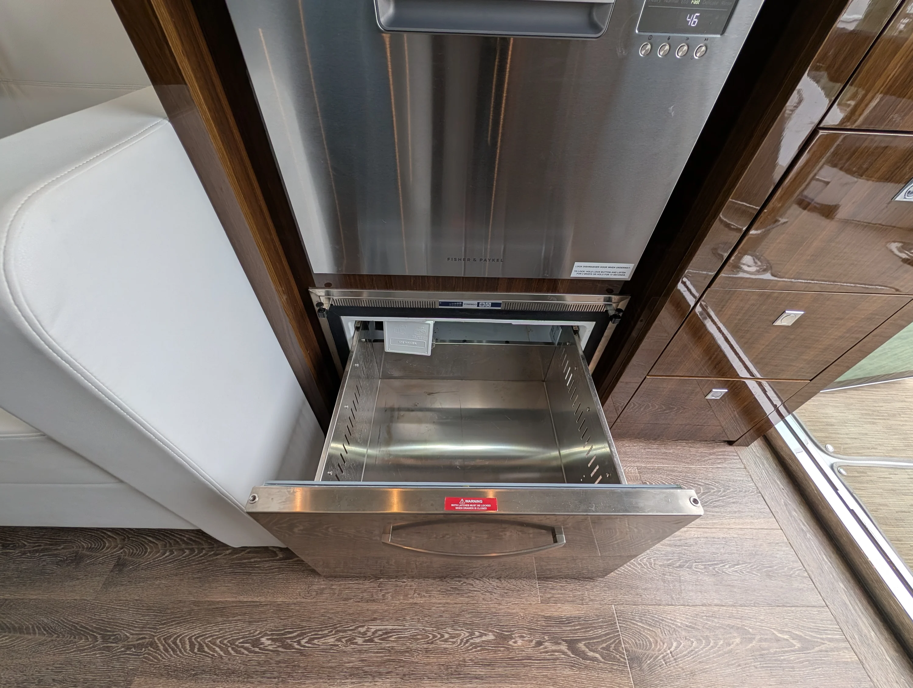 2022 Cruisers Yachts 54 Cantius Image Thumbnail #10