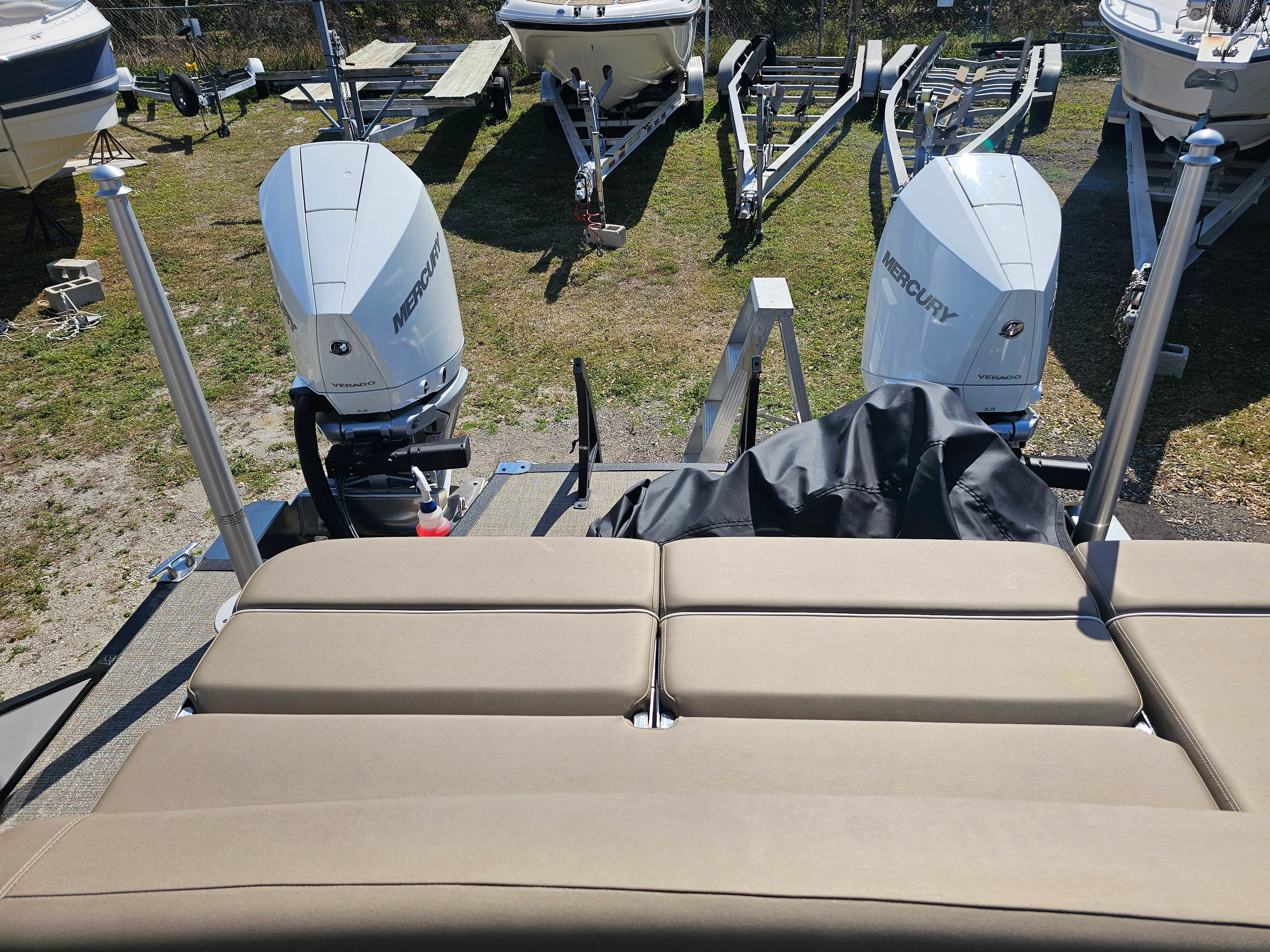 2025 Bennington 27QZ Image Thumbnail #29