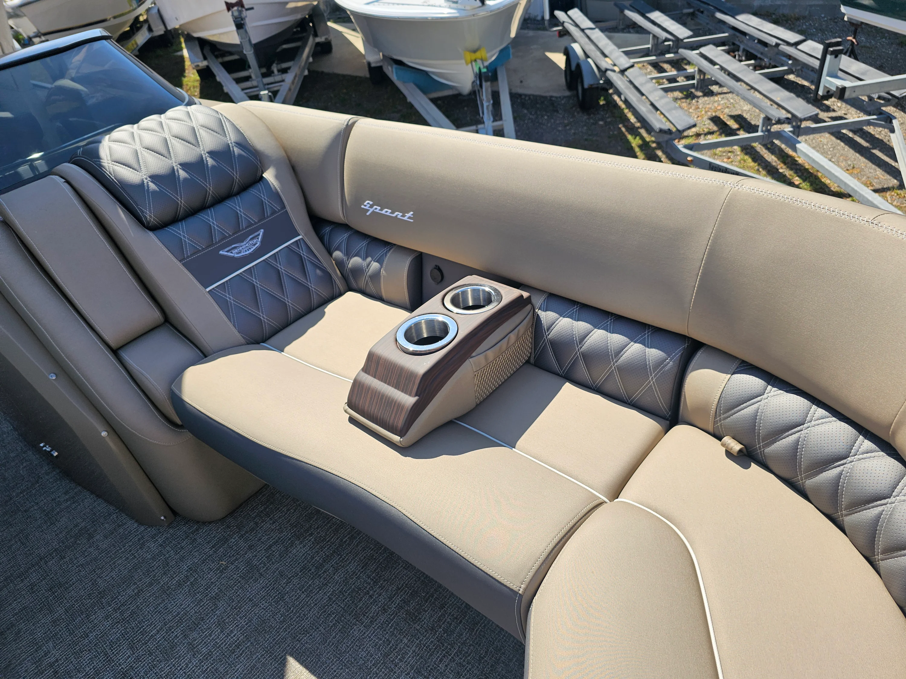 2025 Bennington 27QZ Image Thumbnail #31