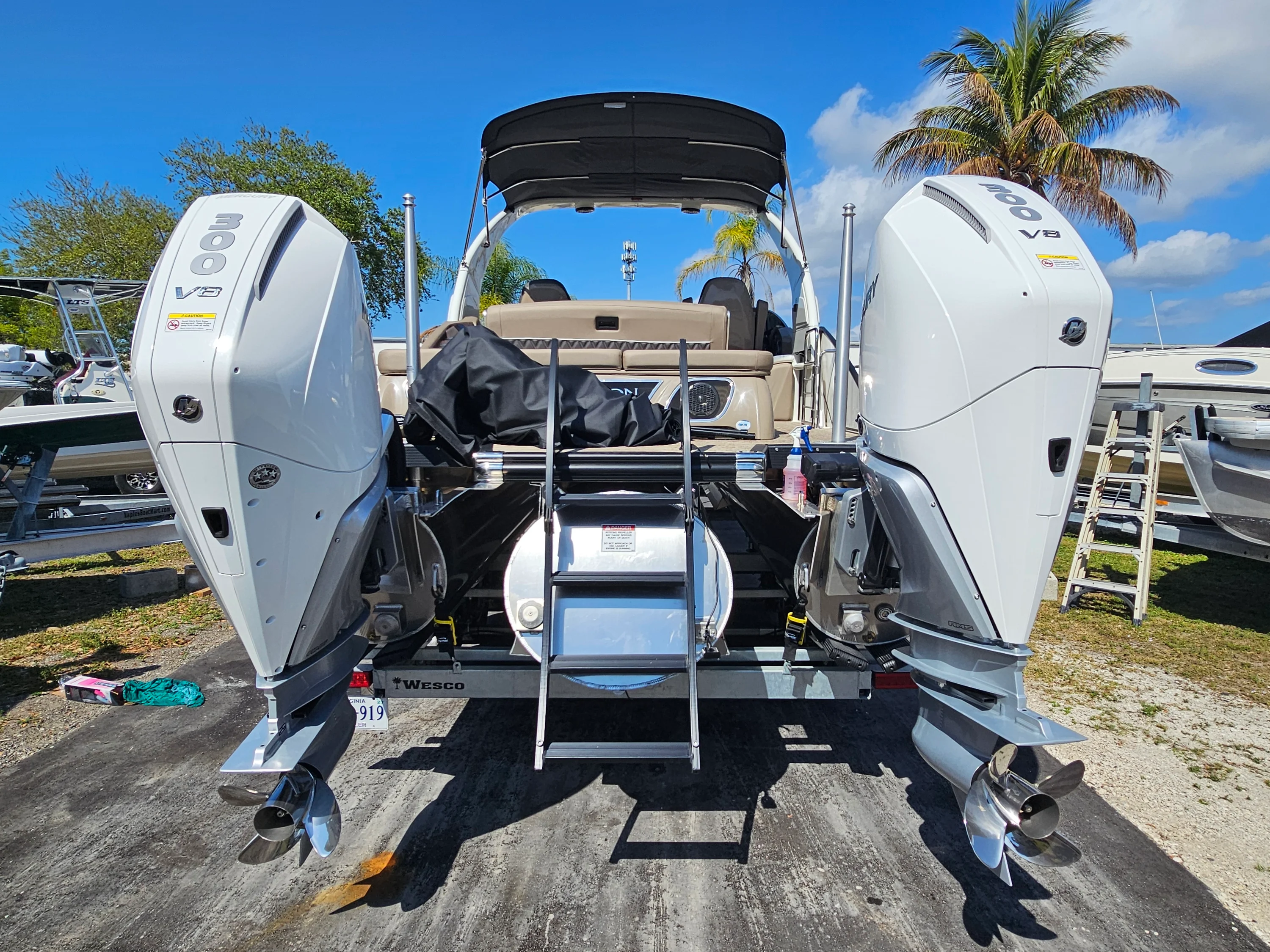 2025 Bennington 27QZ Image Thumbnail #8