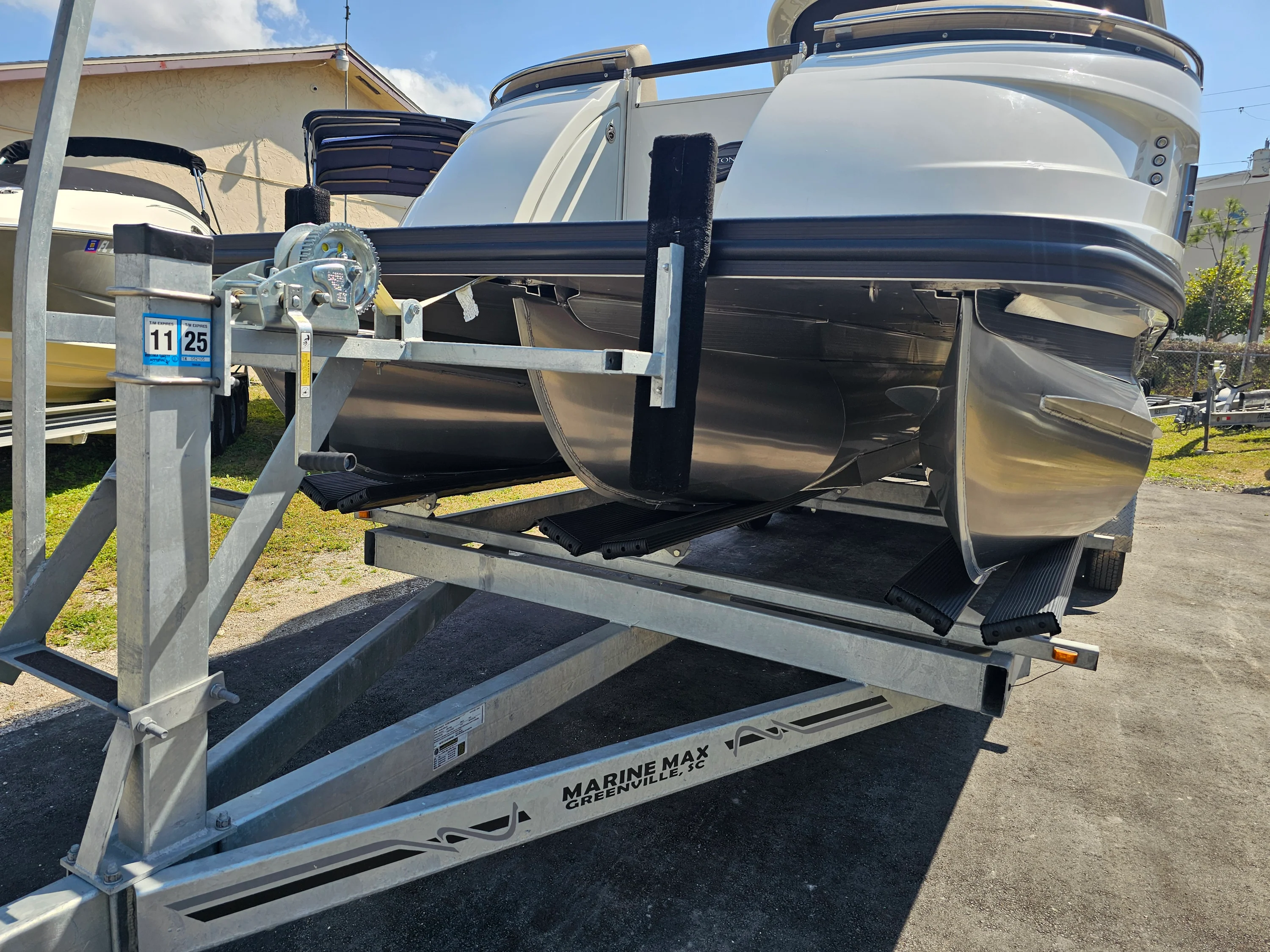 2025 Bennington 27QZ Image Thumbnail #43