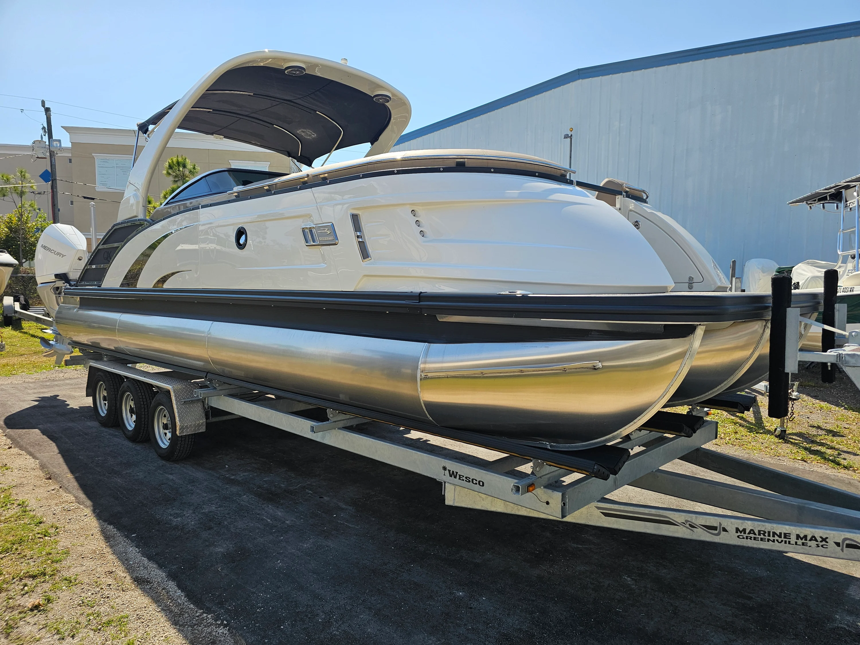 2025 Bennington 27QZ Image Thumbnail #0