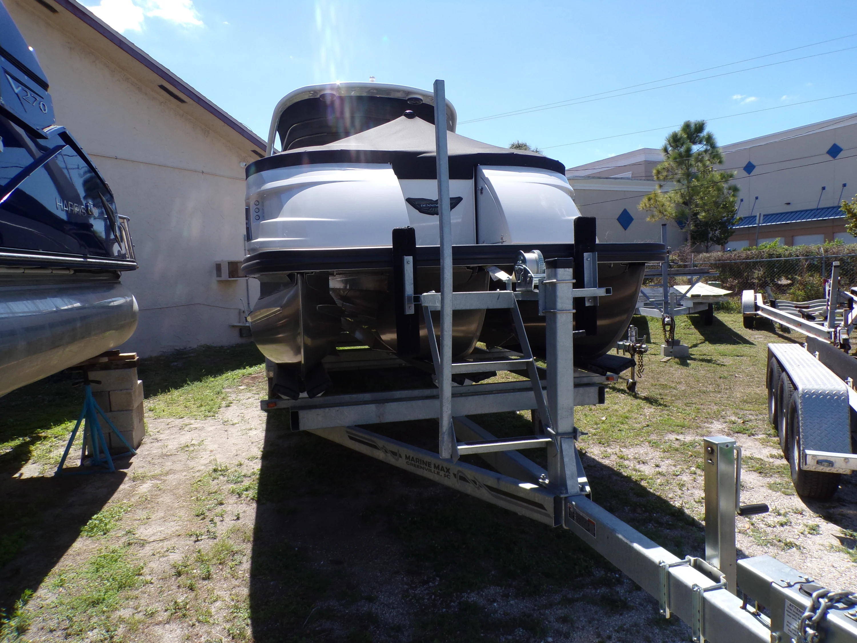 2025 Bennington 27QZ Image Thumbnail #51