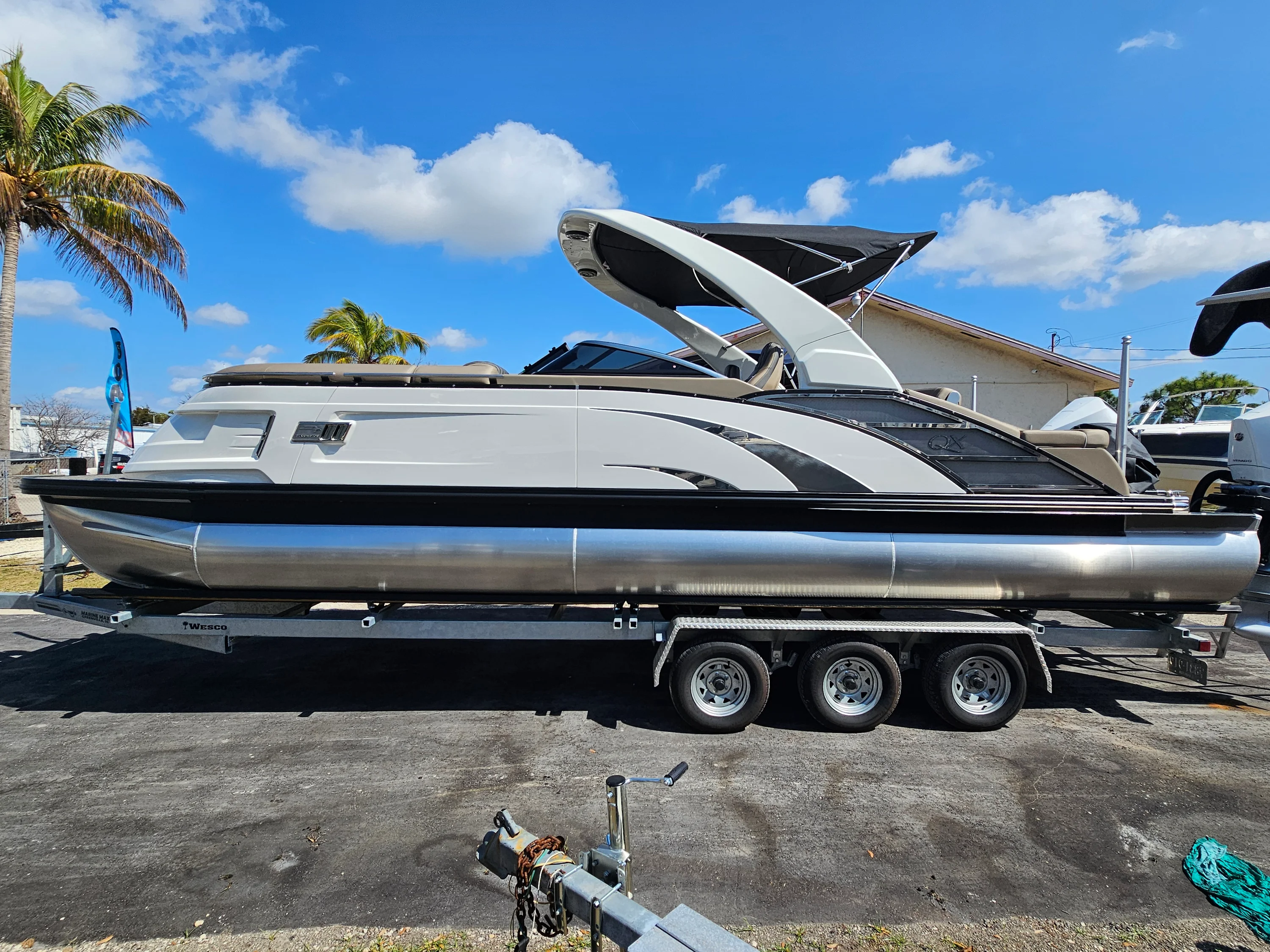 2025 Bennington 27QZ Image Thumbnail #47