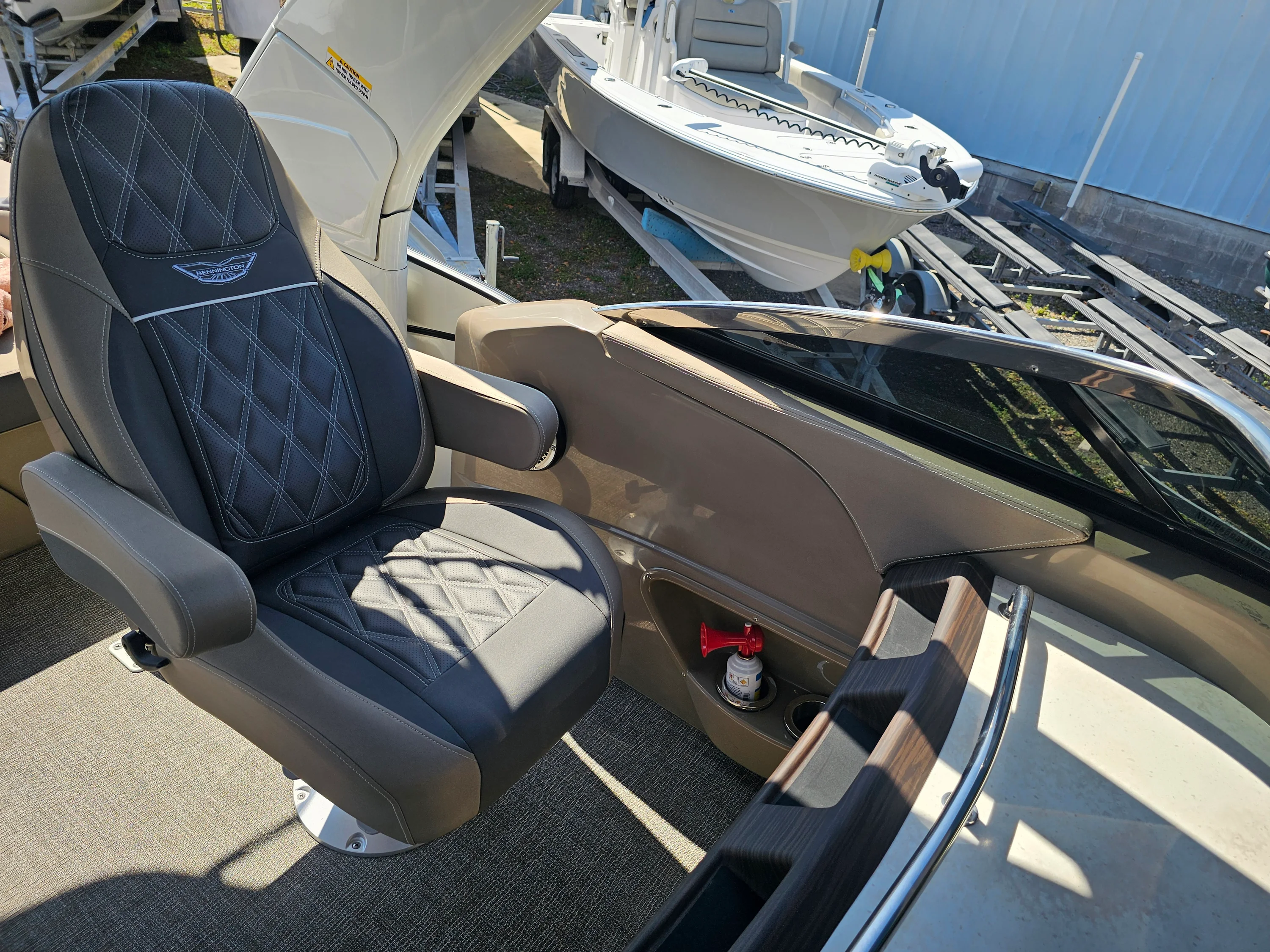 2025 Bennington 27QZ Image Thumbnail #35