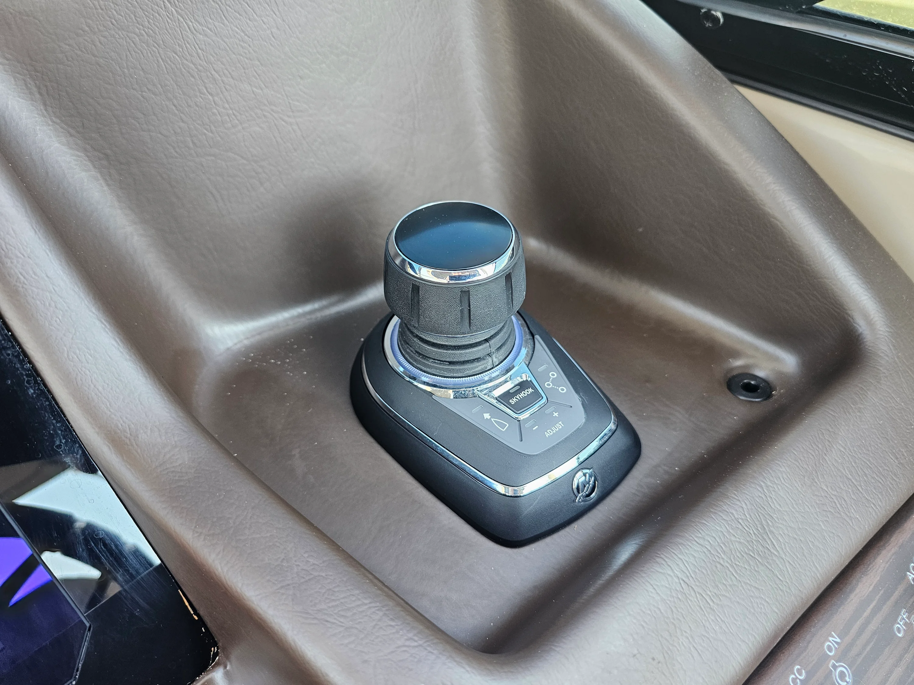 2025 Bennington 27QZ Image Thumbnail #20