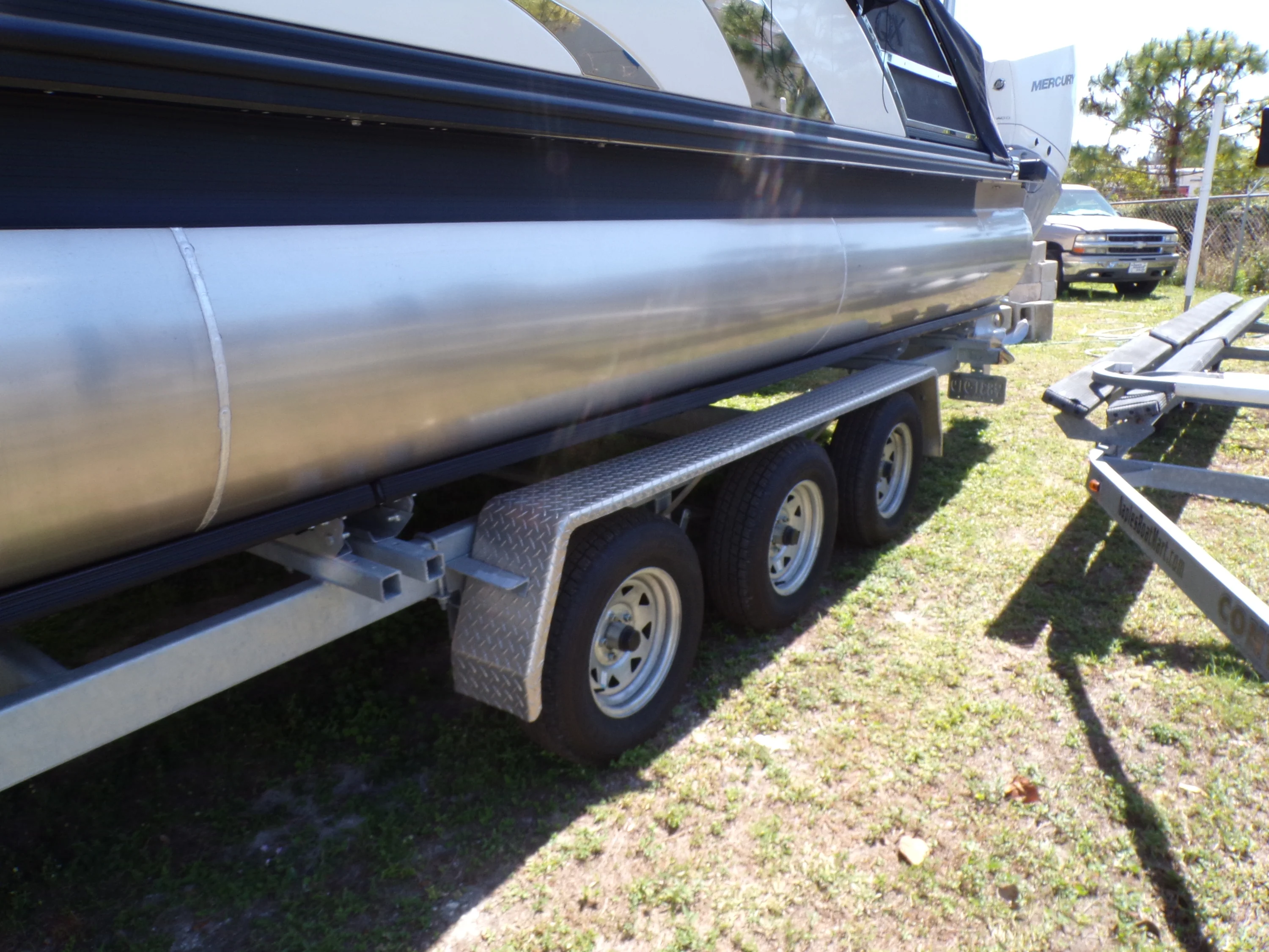 2025 Bennington 27QZ Image Thumbnail #57