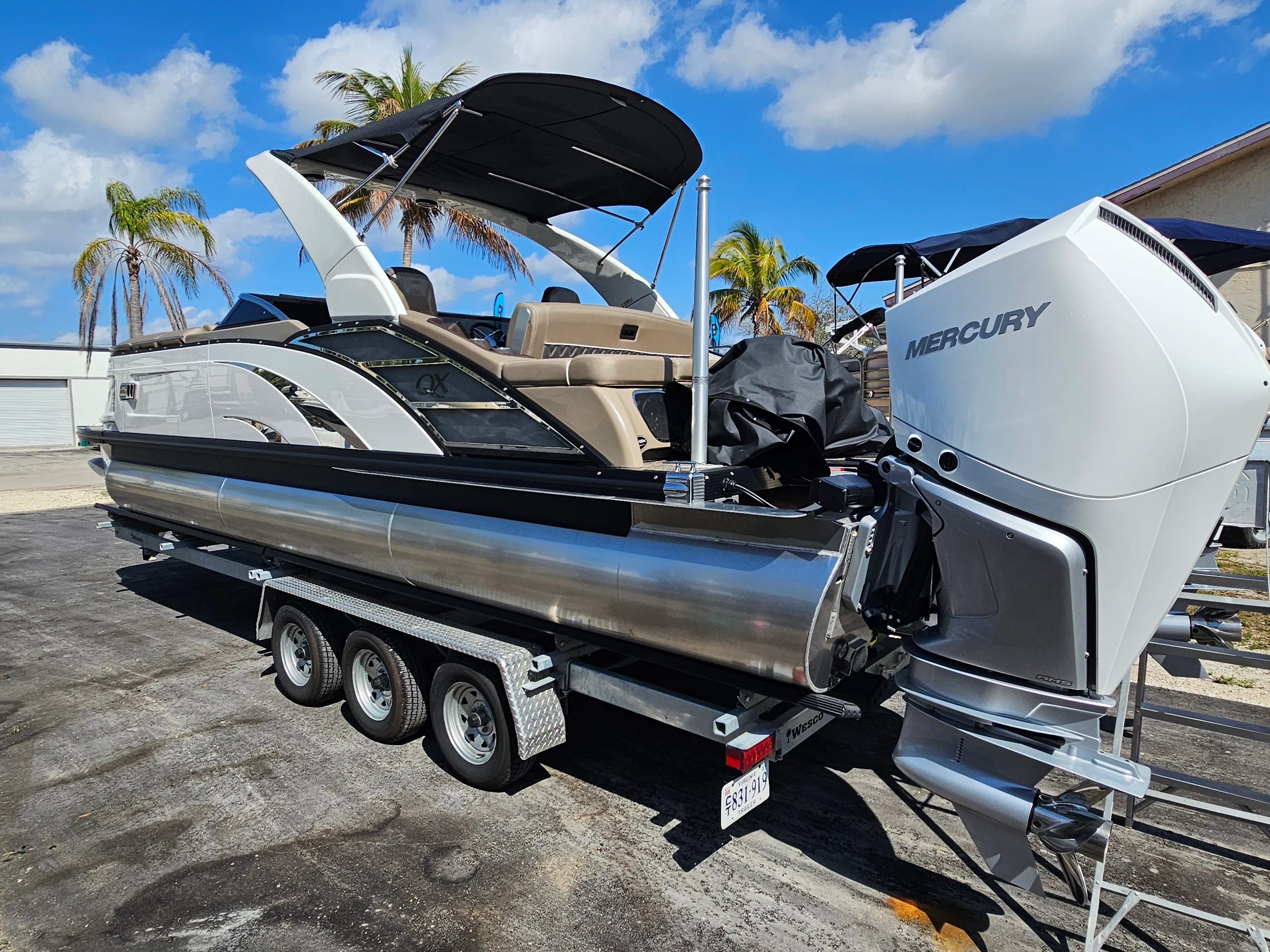 2025 Bennington 27QZ Image Thumbnail #7