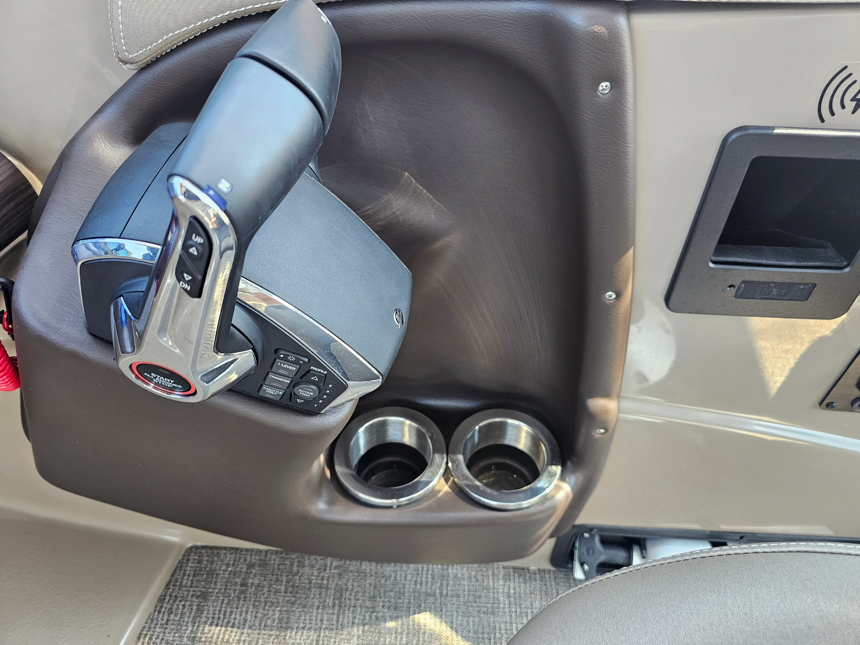 2025 Bennington 27QZ Image Thumbnail #39