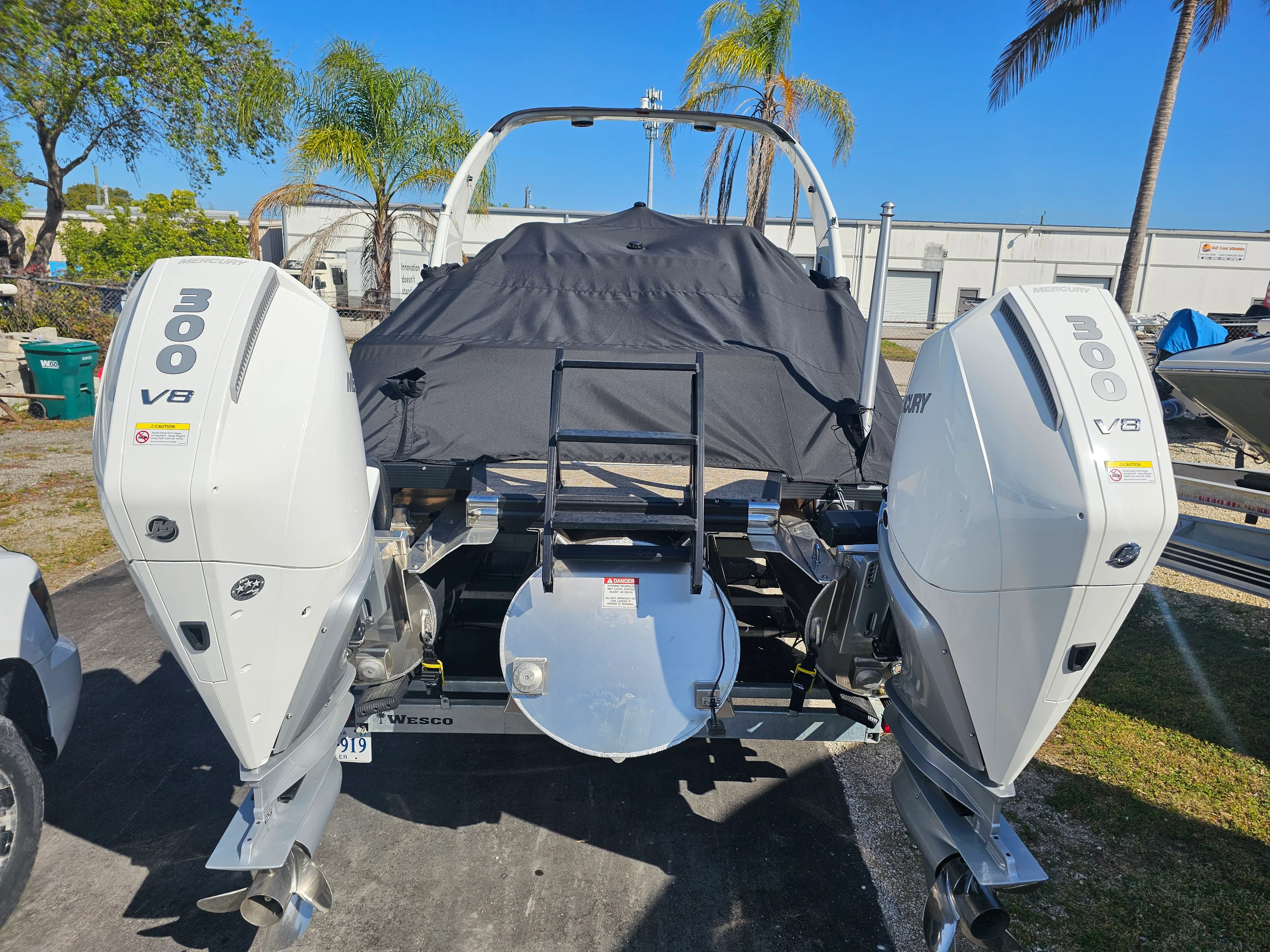 2025 Bennington 27QZ Image Thumbnail #9