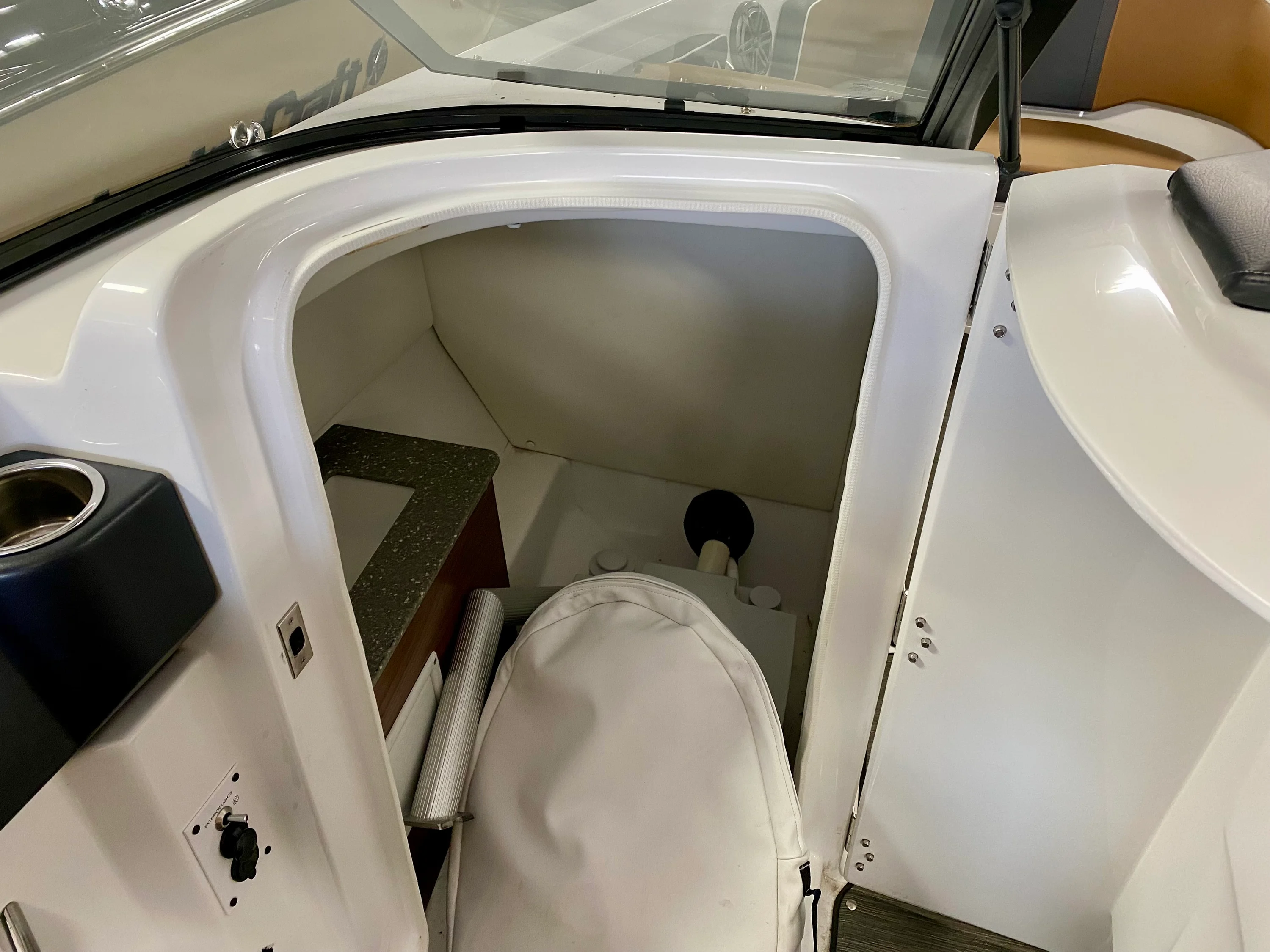 2021 Scarab 255 OPEN ID Image Thumbnail #9