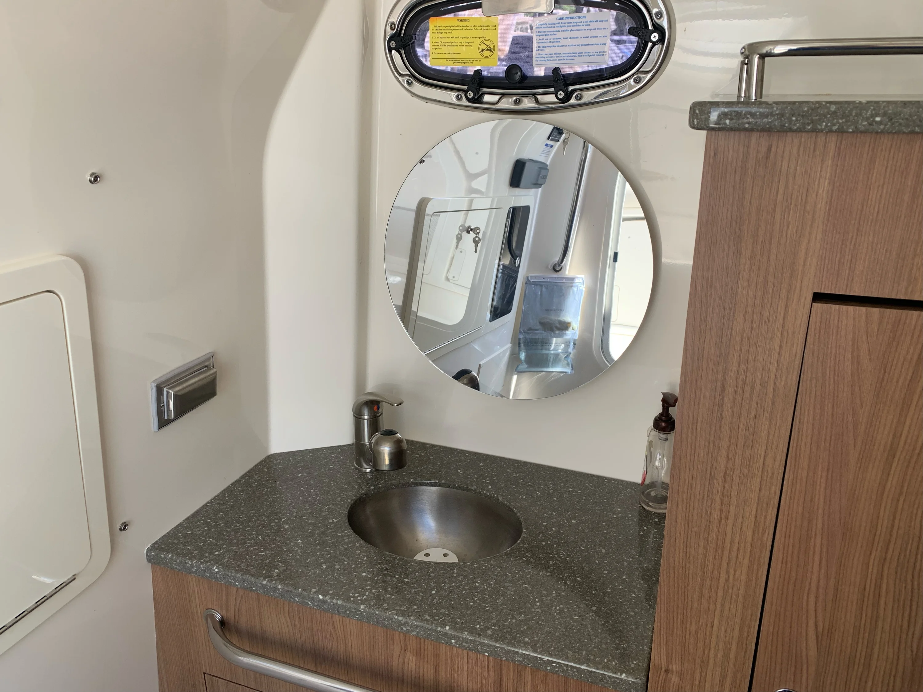 2019 Boston Whaler 350 OUTRAGE Image Thumbnail #17