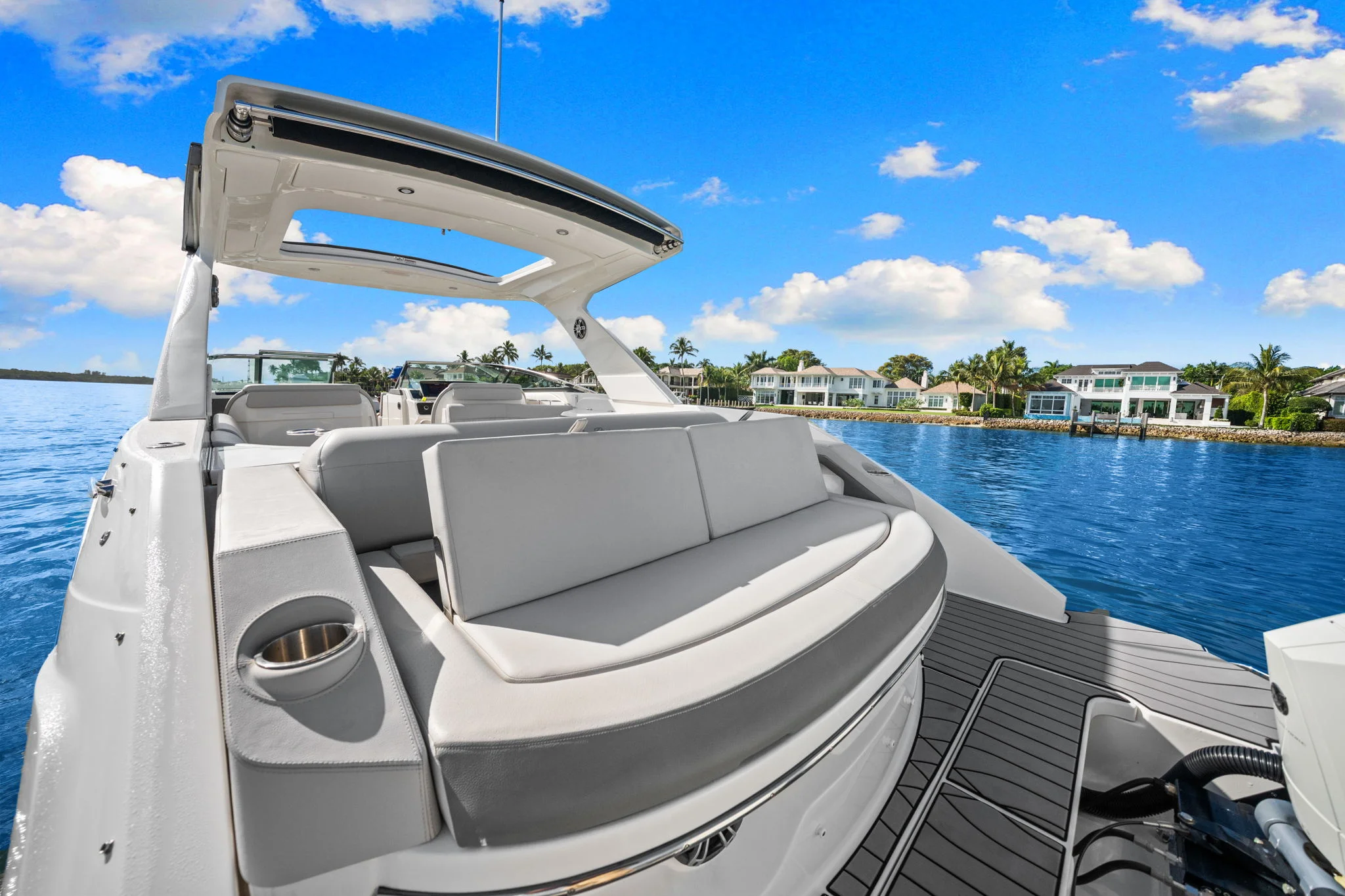 2023 Sea Ray 310 SLX OB Image Thumbnail #15