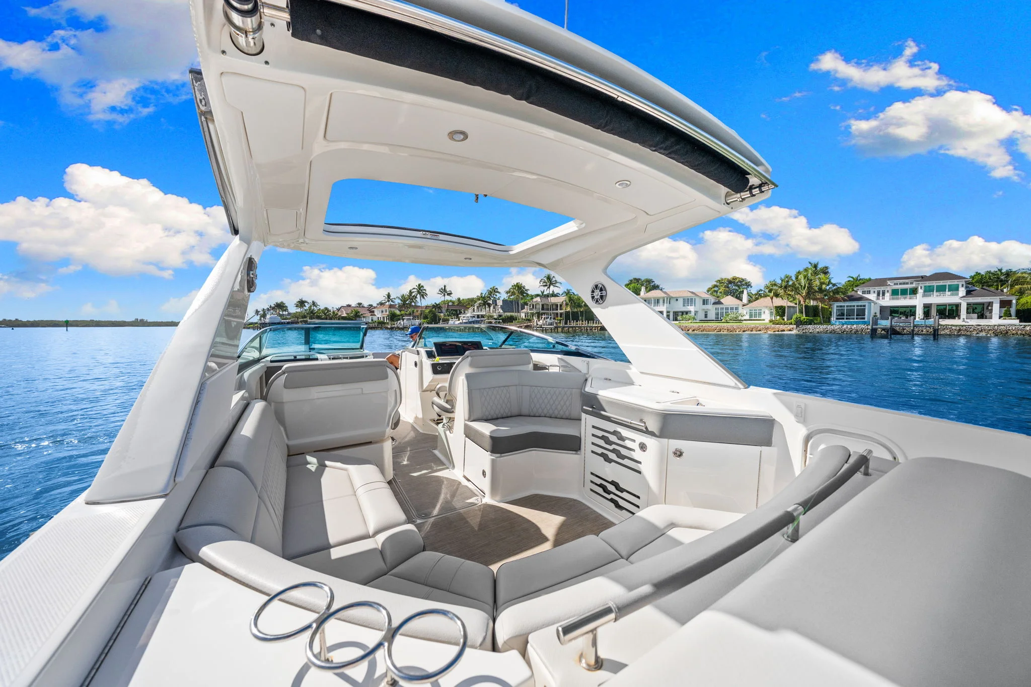 2023 Sea Ray 310 SLX OB Image Thumbnail #18