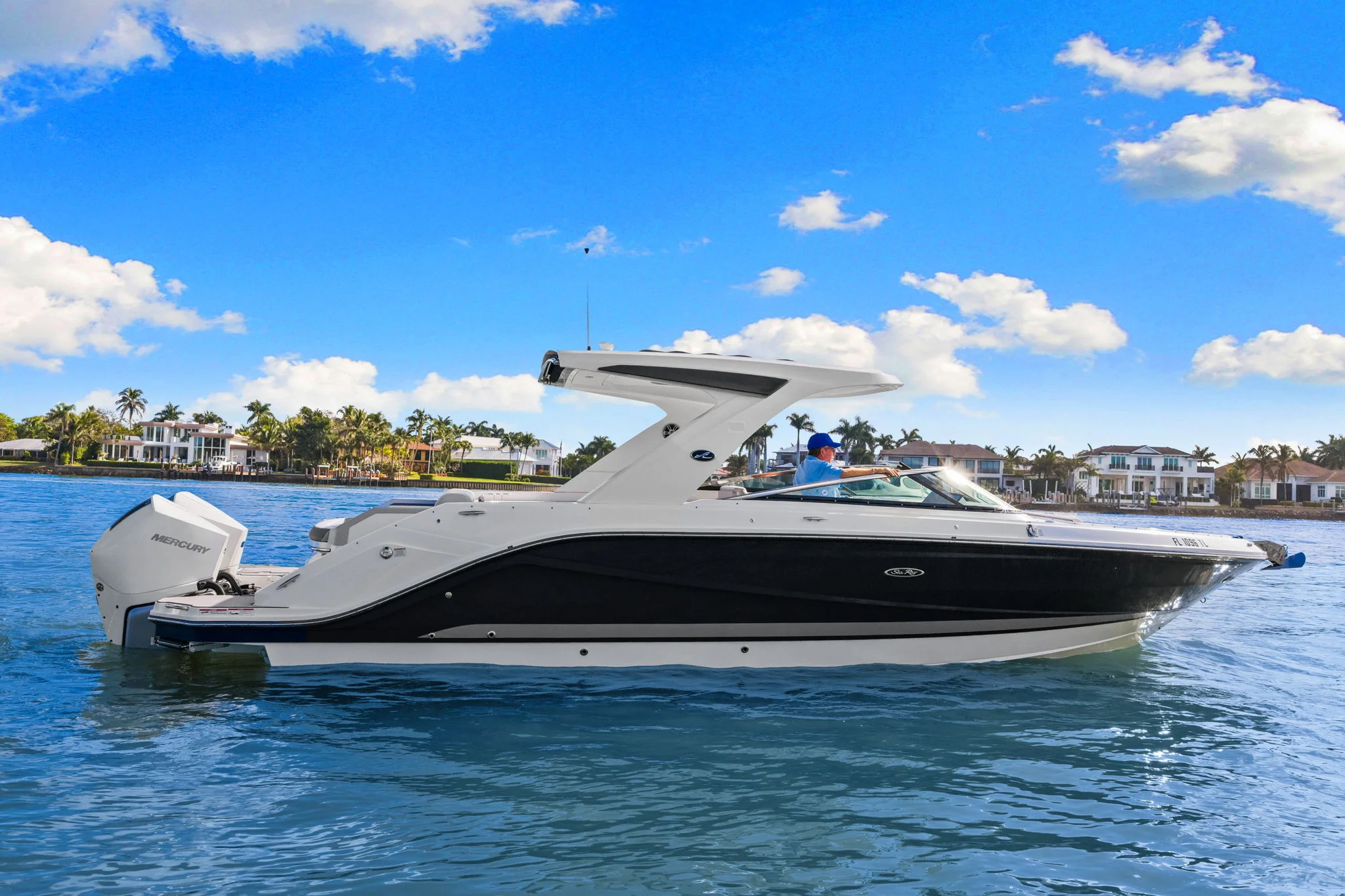 2023 Sea Ray 310 SLX OB Image Thumbnail #4