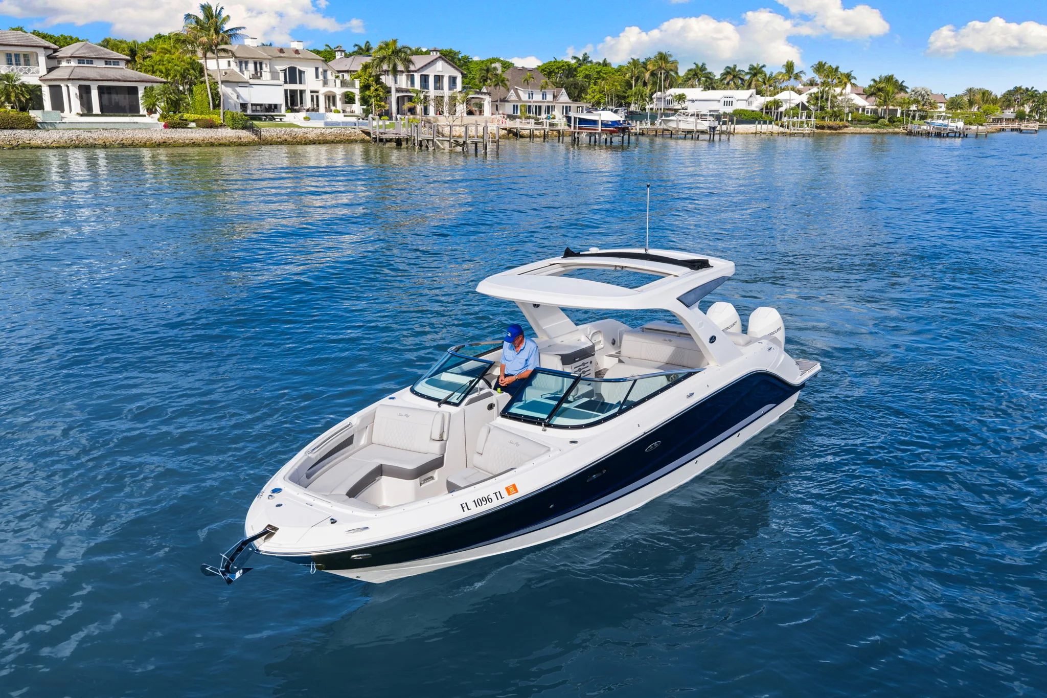 2023 Sea Ray 310 SLX OB Image Thumbnail #9