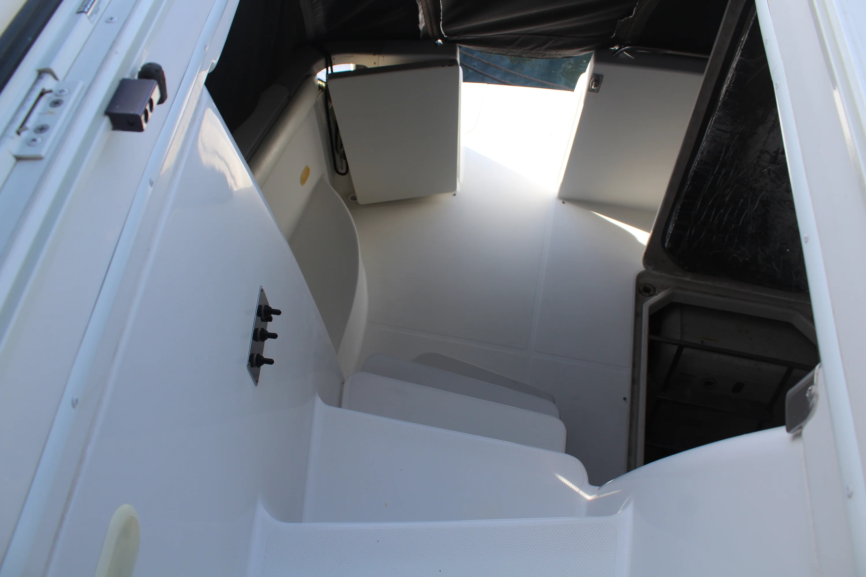 2000 Carver Yachts 450 VOYAGER PILOTHOUSE Image Thumbnail #17