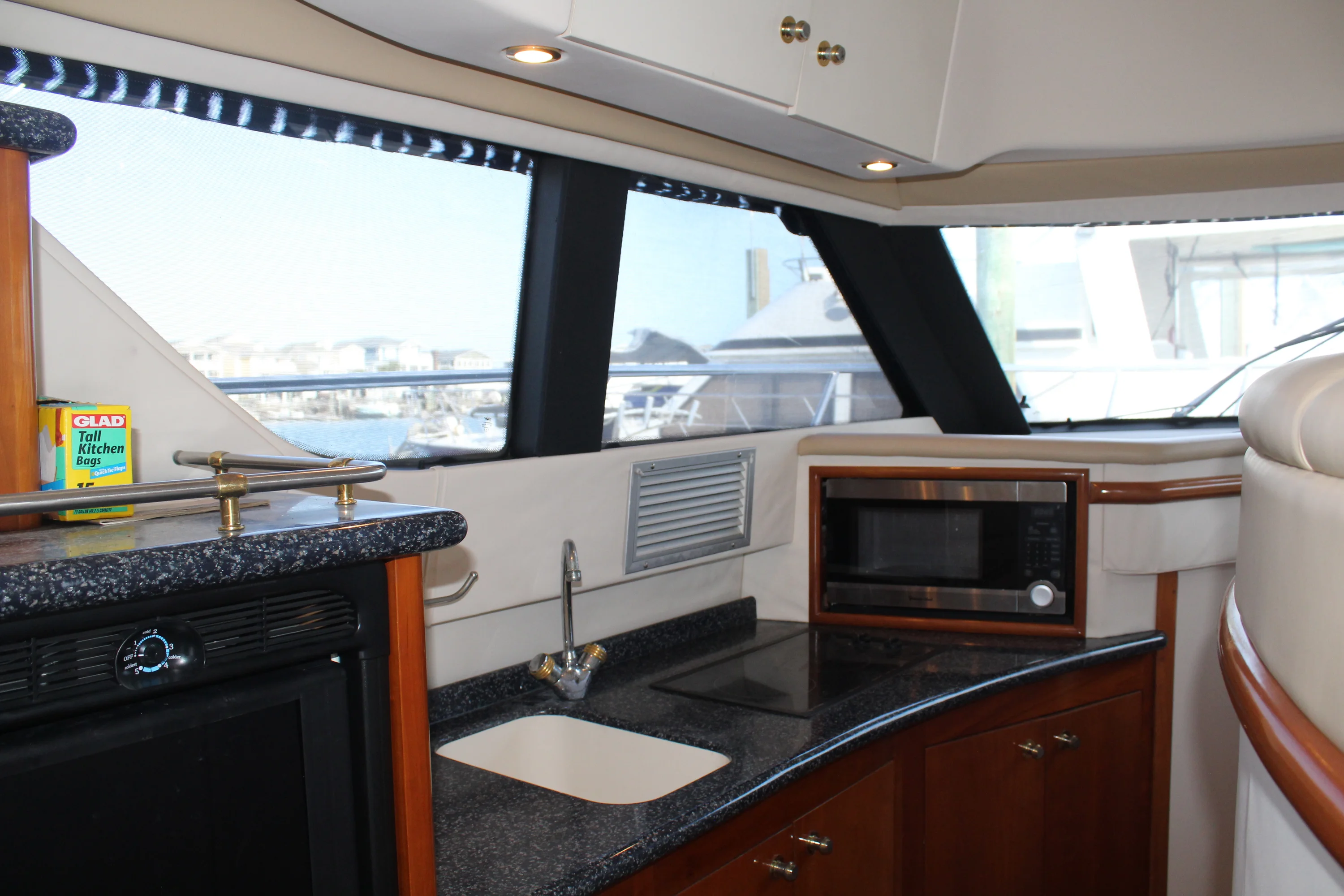 2000 Carver Yachts 450 VOYAGER PILOTHOUSE Image Thumbnail #25