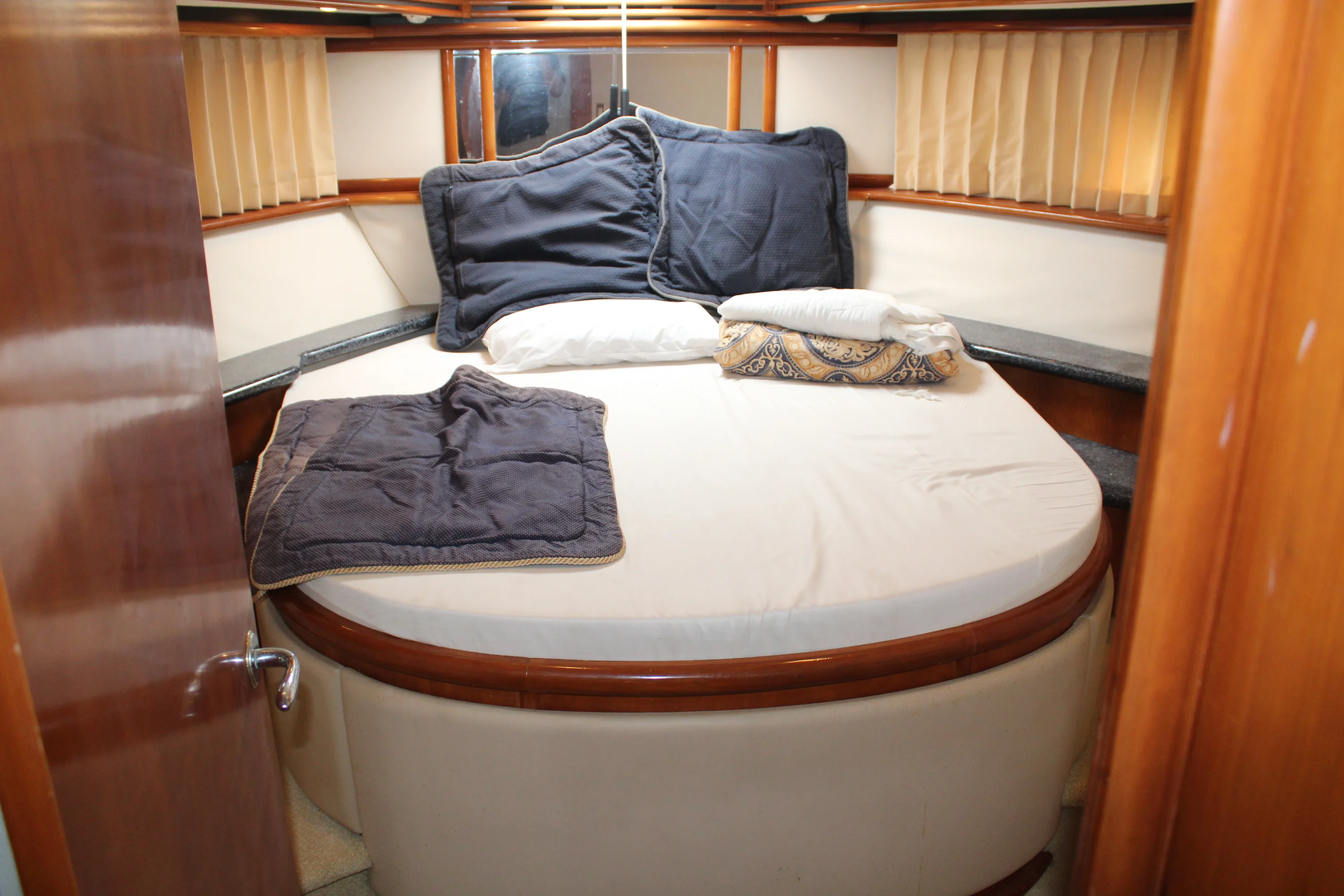 2000 Carver Yachts 450 VOYAGER PILOTHOUSE Image Thumbnail #26