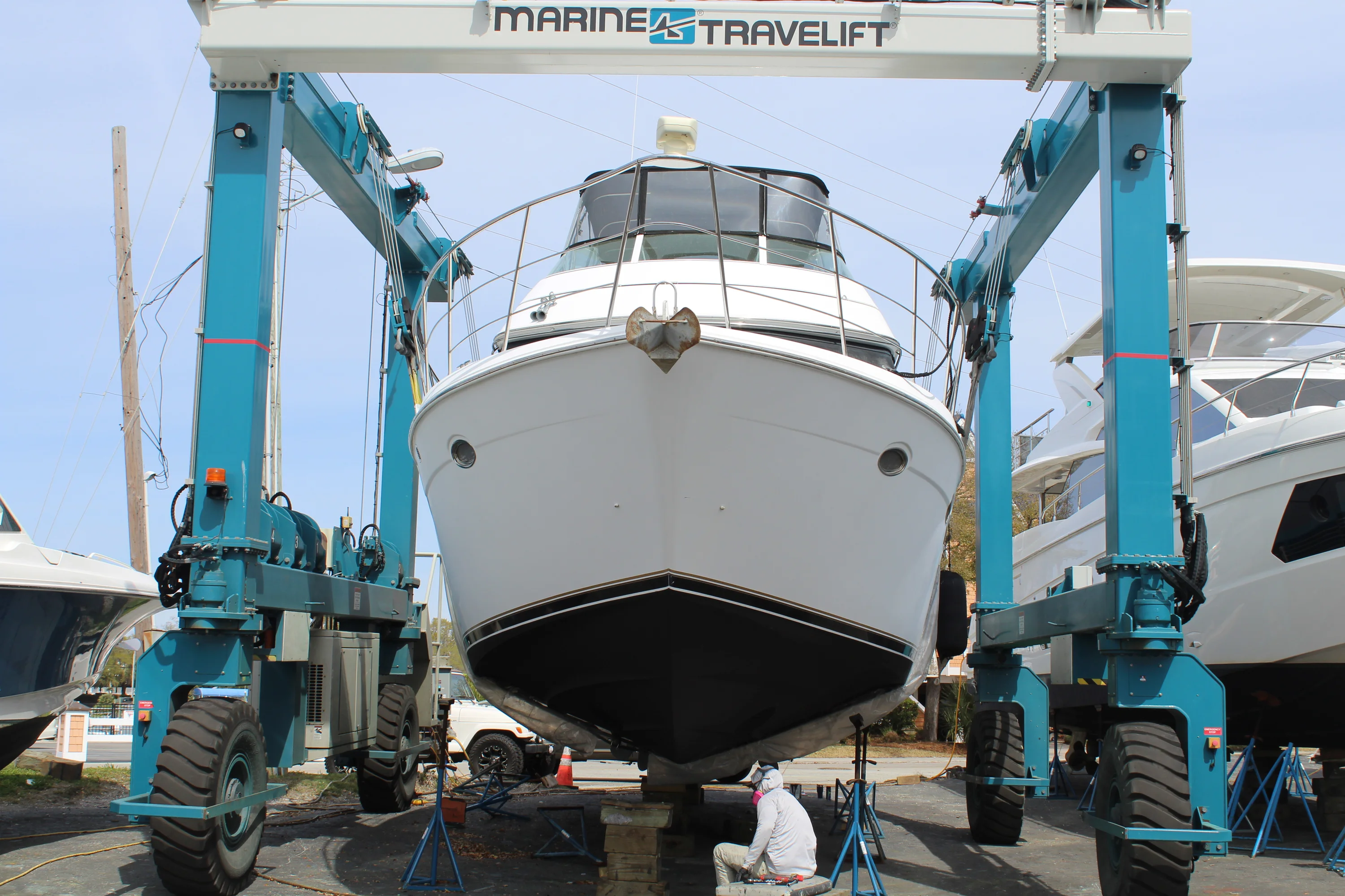 2000 Carver Yachts 450 VOYAGER PILOTHOUSE Image Thumbnail #4