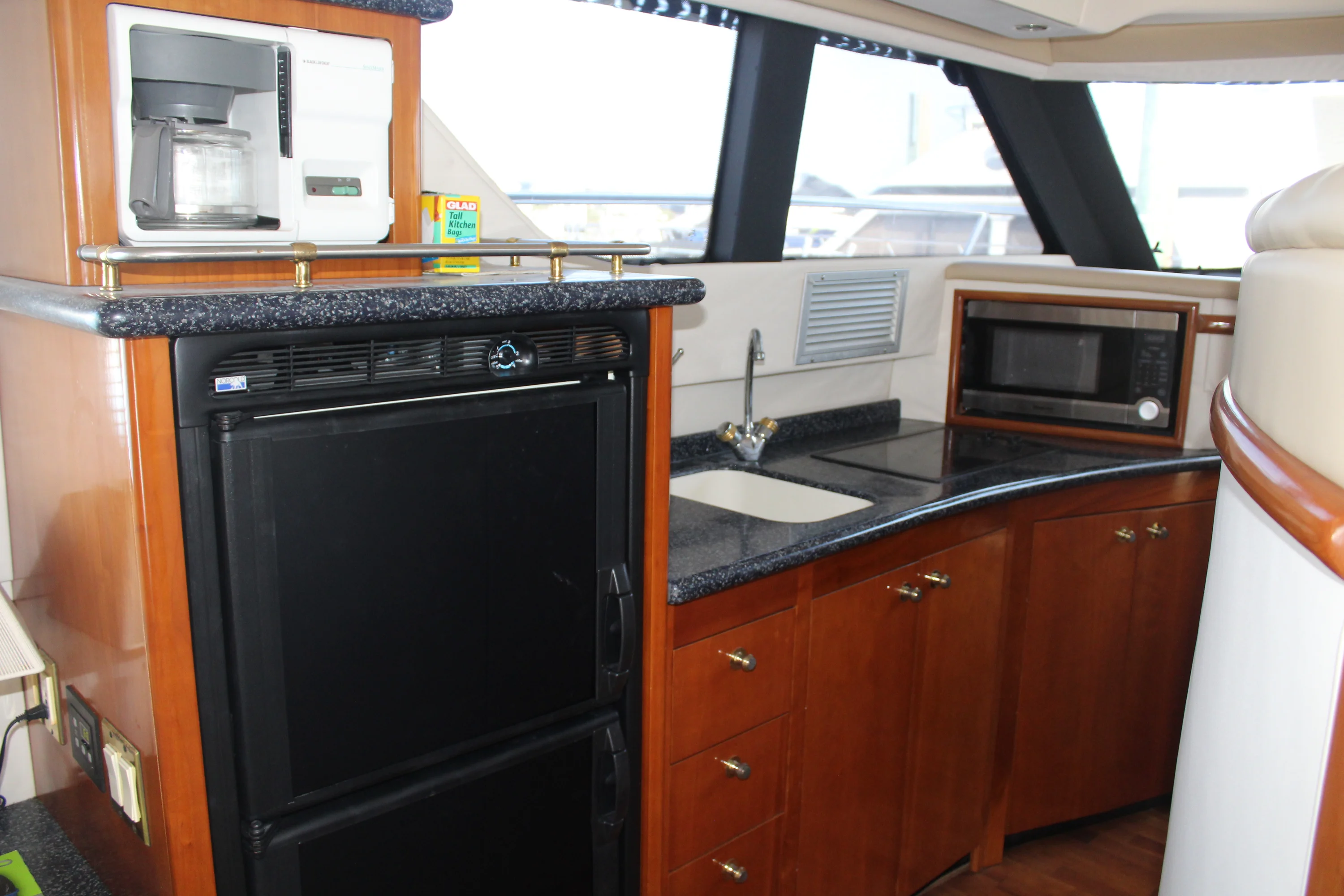 2000 Carver Yachts 450 VOYAGER PILOTHOUSE Image Thumbnail #24