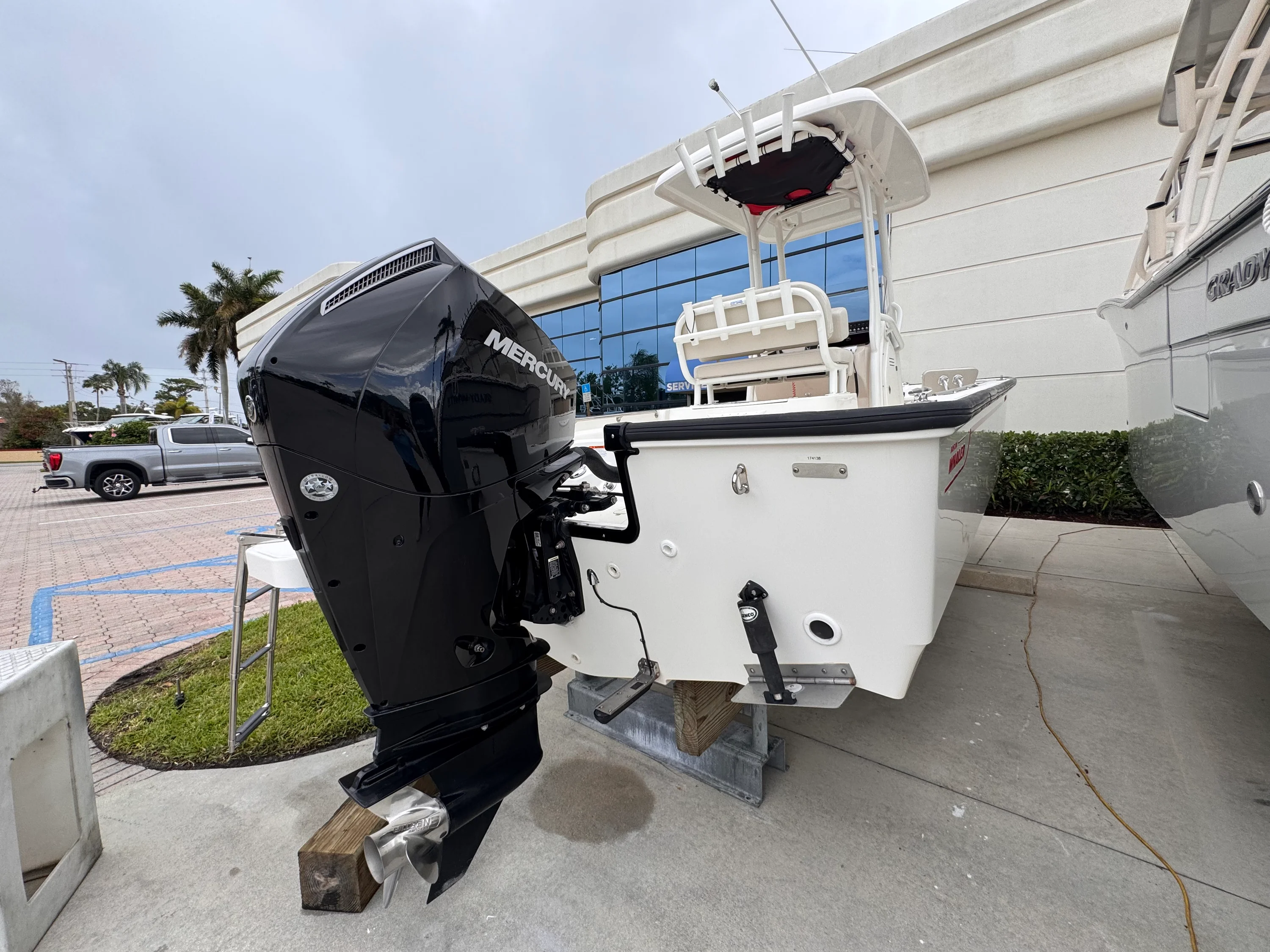 2023 Boston Whaler 210 Montauk Image Thumbnail #3