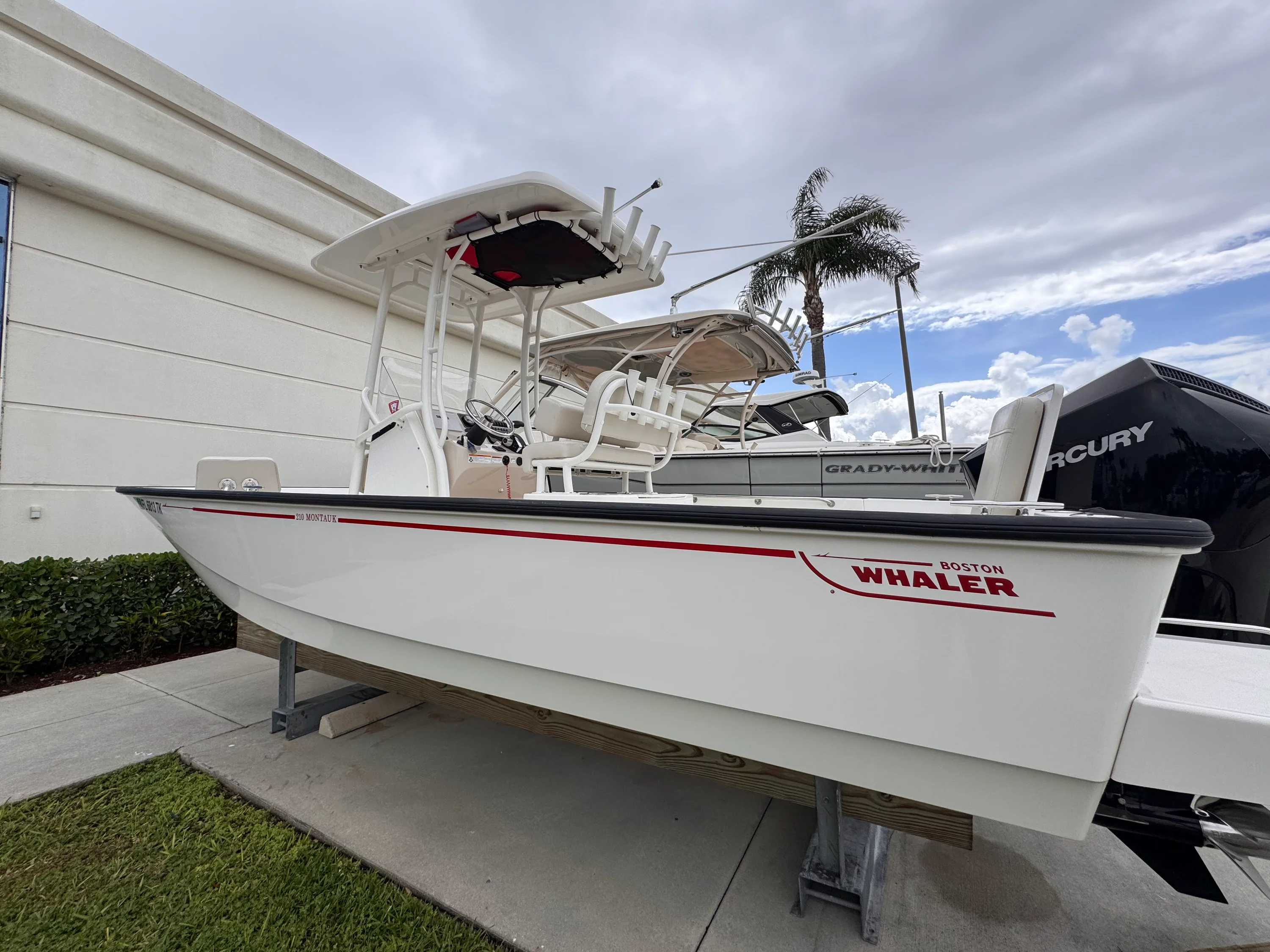 2023 Boston Whaler 210 Montauk Image Thumbnail #2