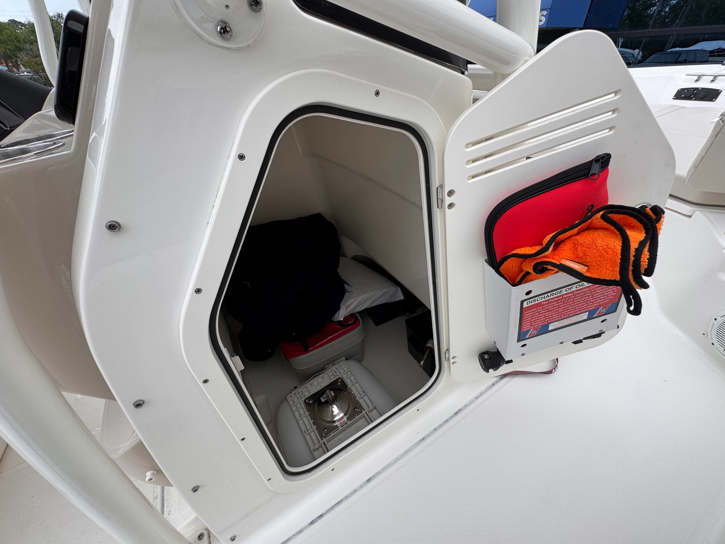 2023 Boston Whaler 210 Montauk Image Thumbnail #16