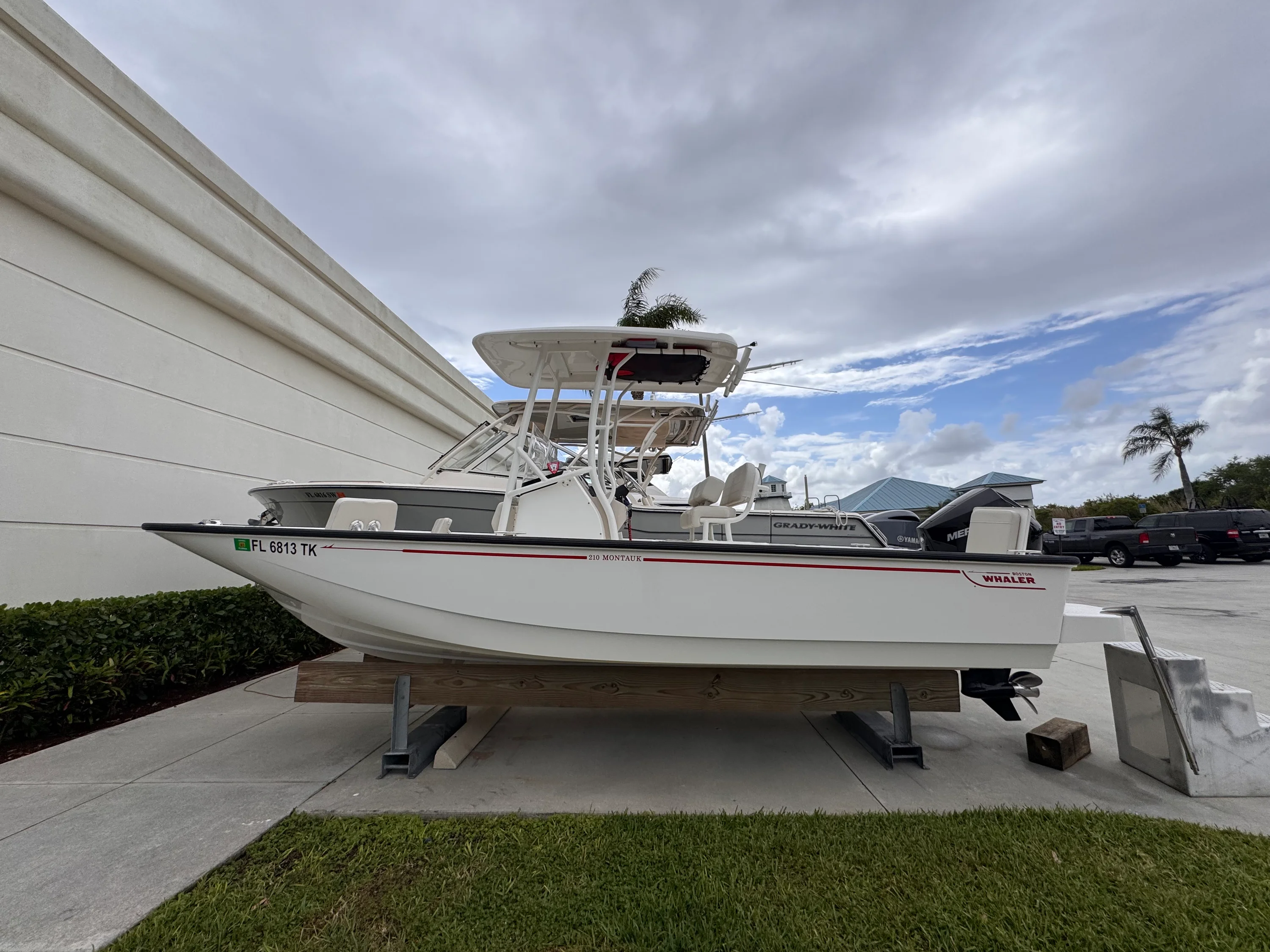 2023 Boston Whaler 210 Montauk Image Thumbnail #0