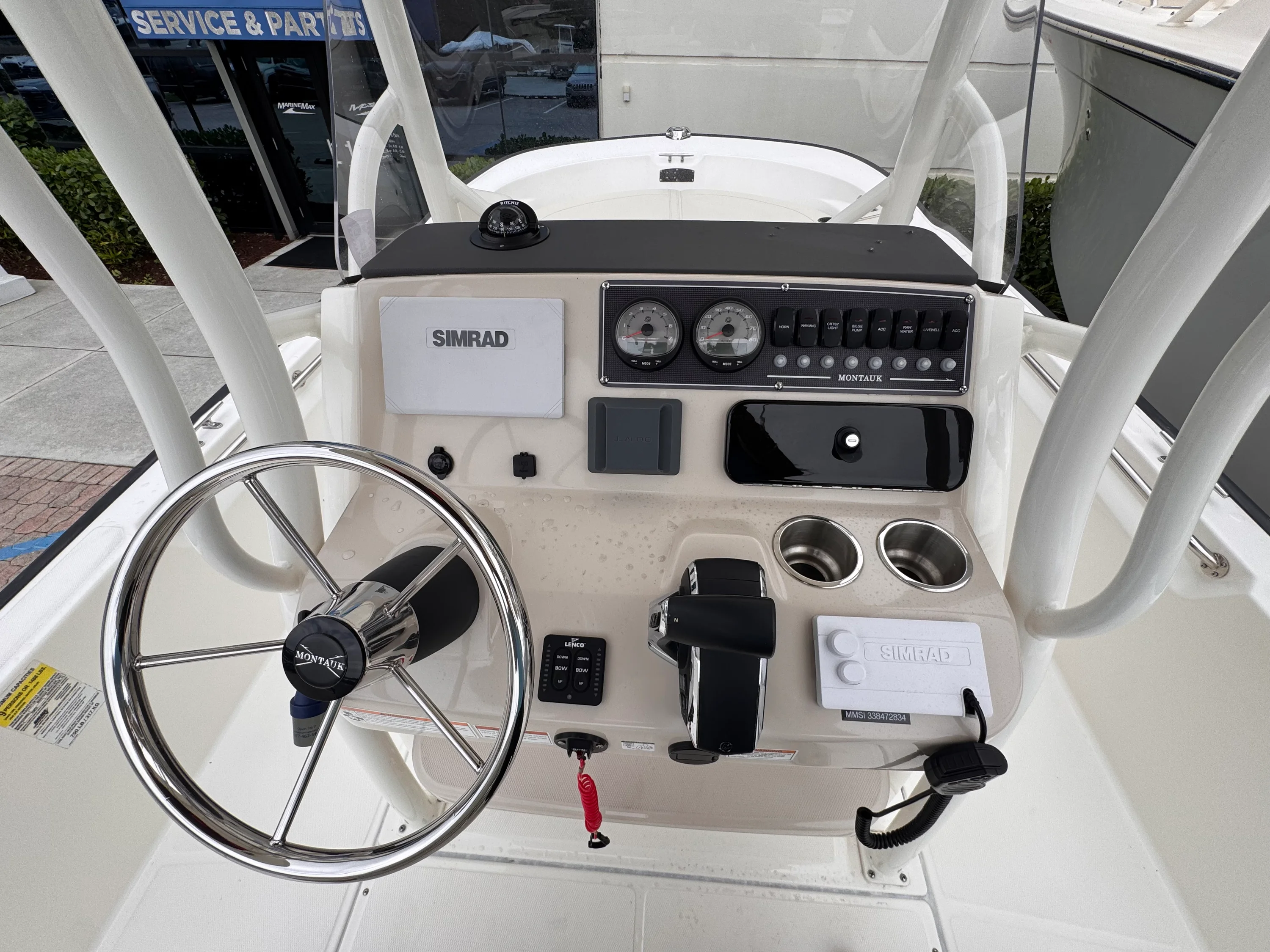 2023 Boston Whaler 210 Montauk Image Thumbnail #11