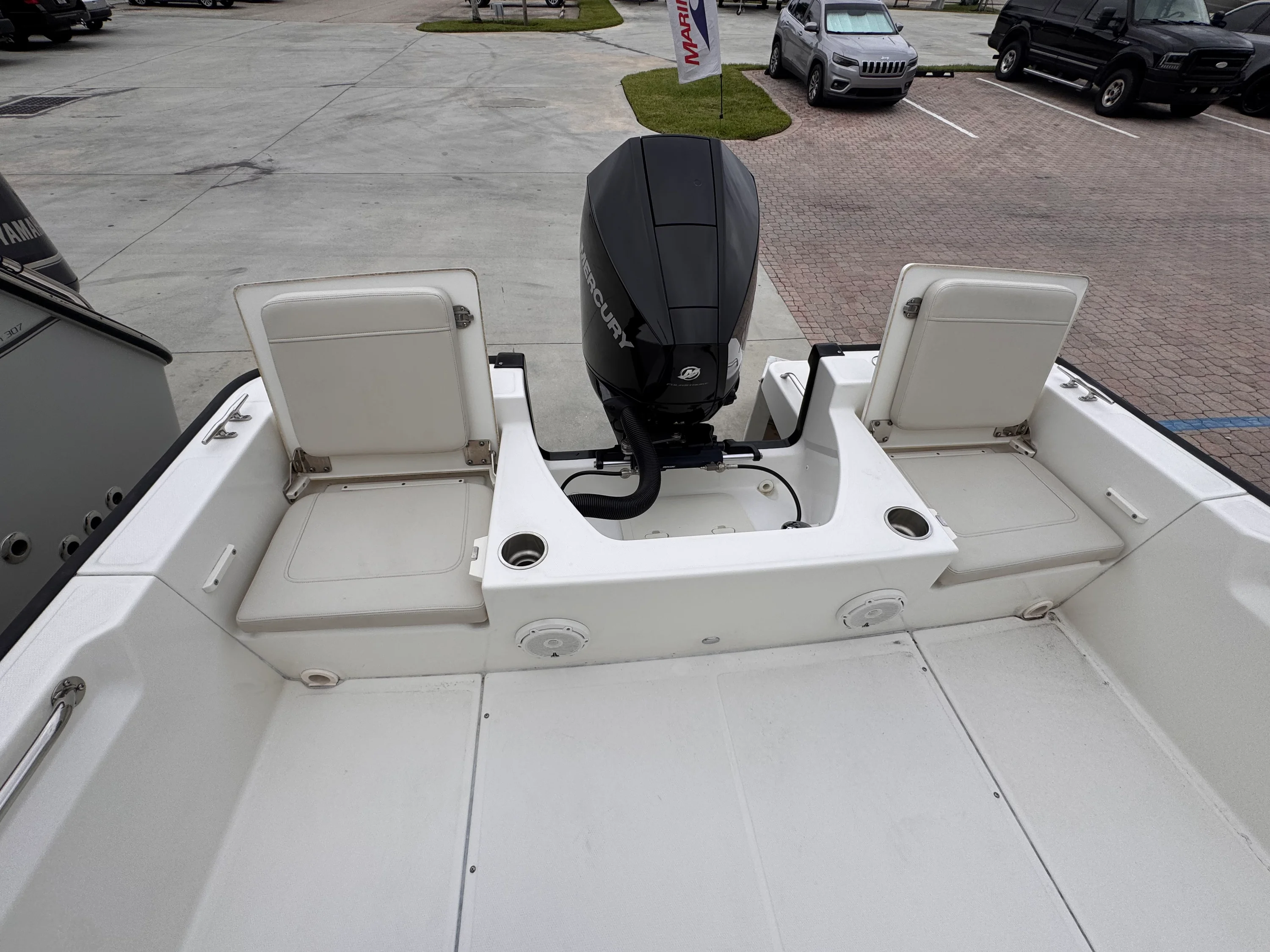 2023 Boston Whaler 210 Montauk Image Thumbnail #8